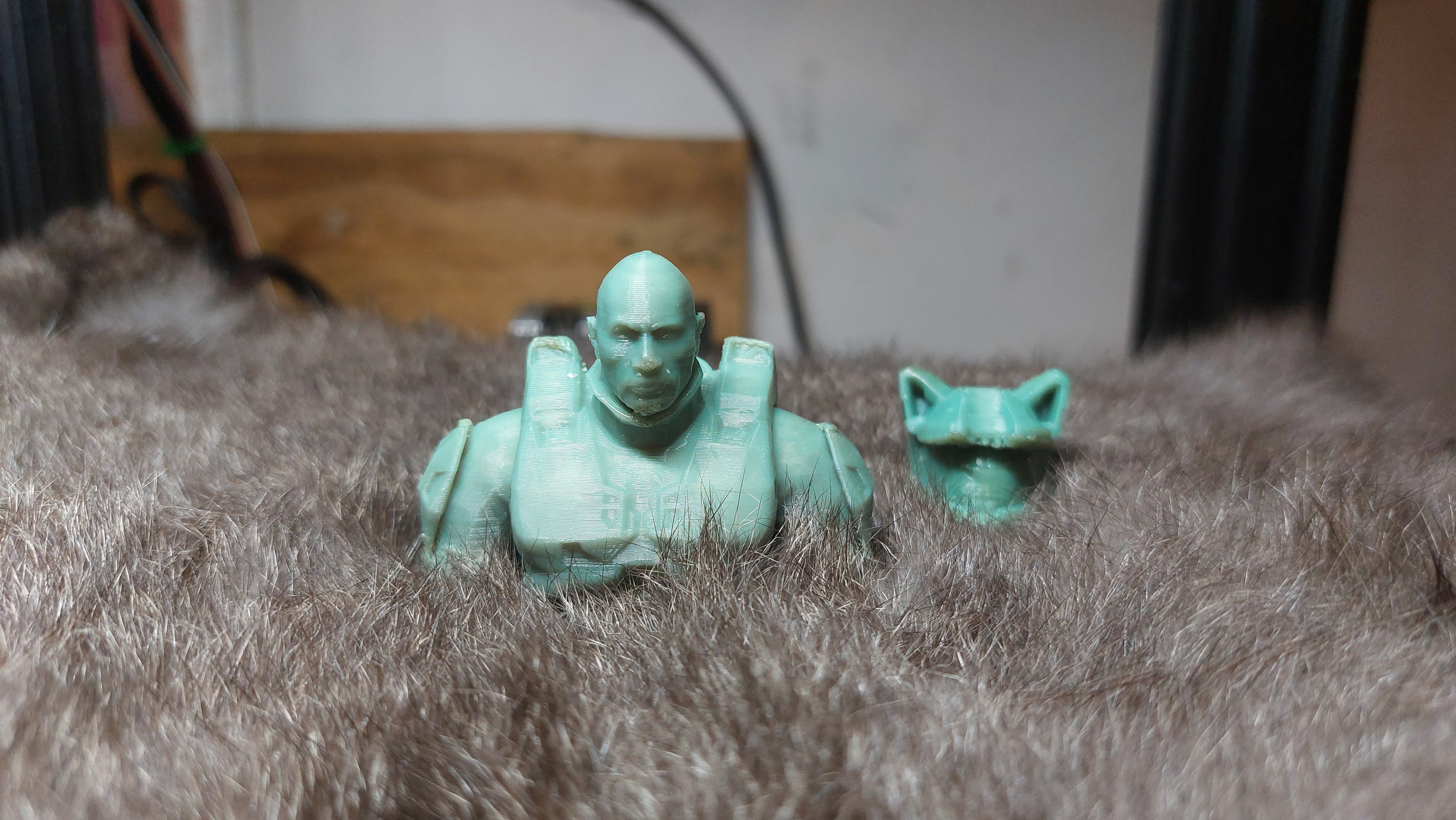 Dwayne "The Rock" John 117 Master Chief Cat Helmet