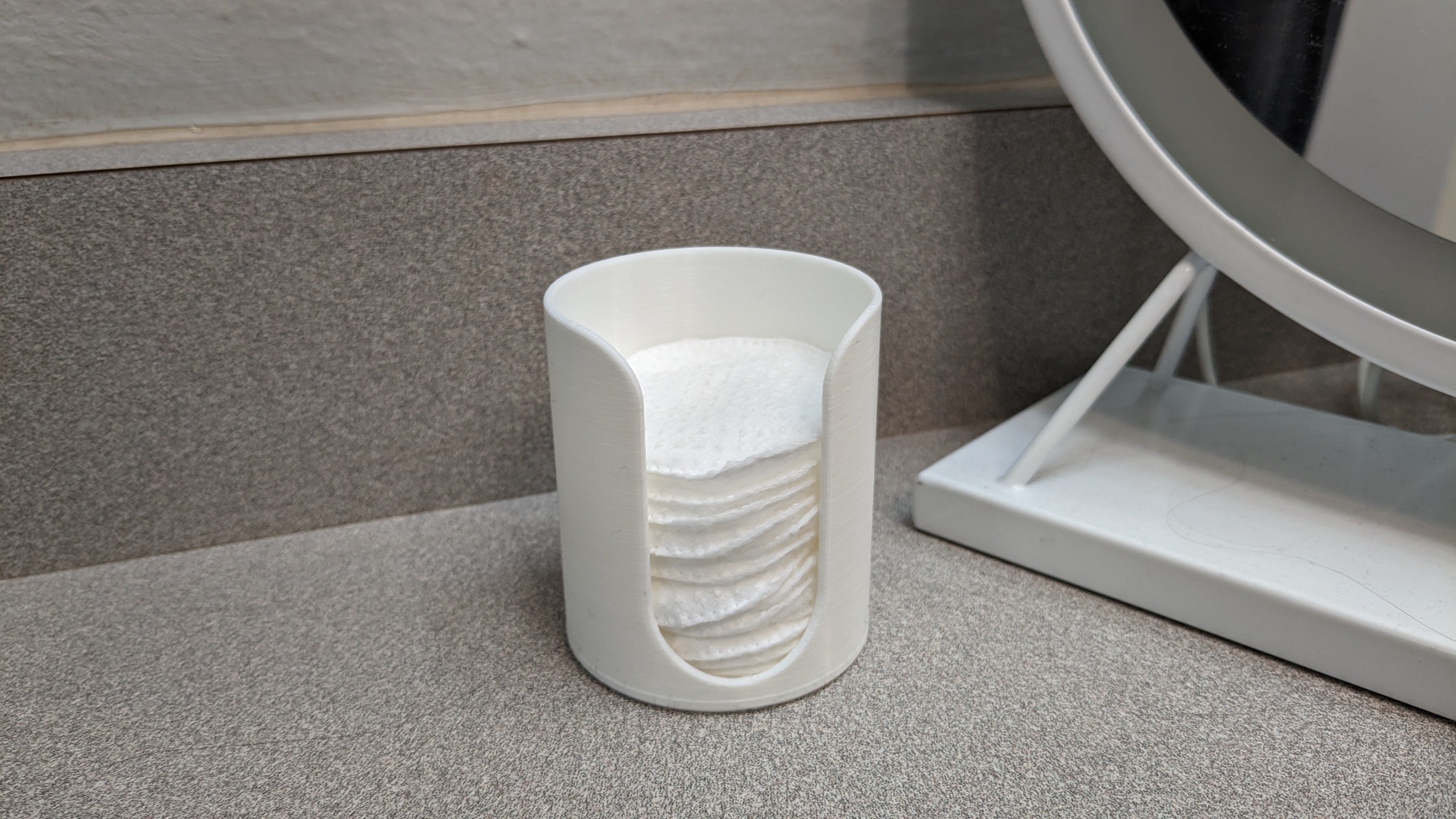 Cotton rounds holder
