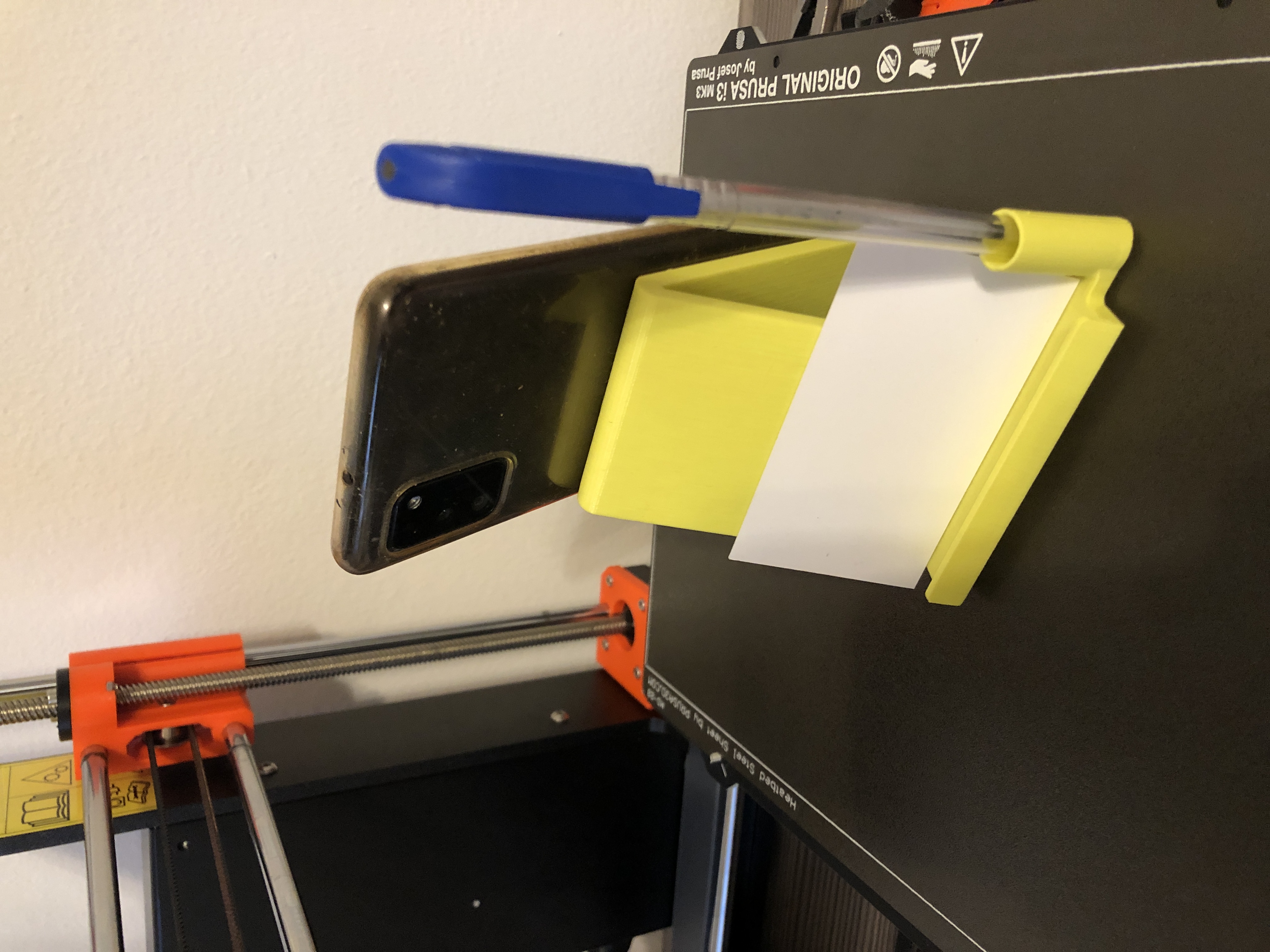 Bussines cards pen and phone holder