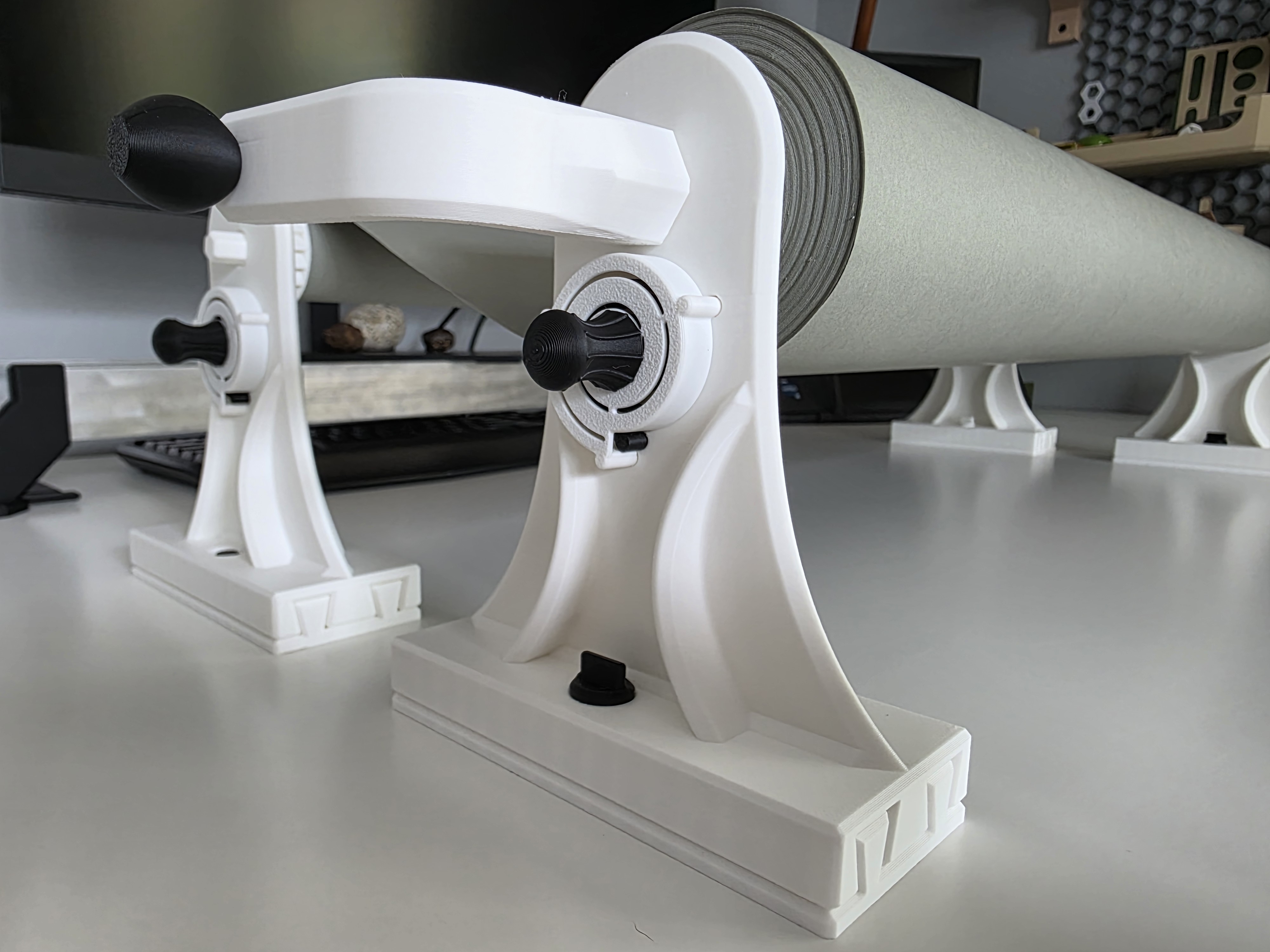 Scrolling Desktop Scratch Paper Dispenser