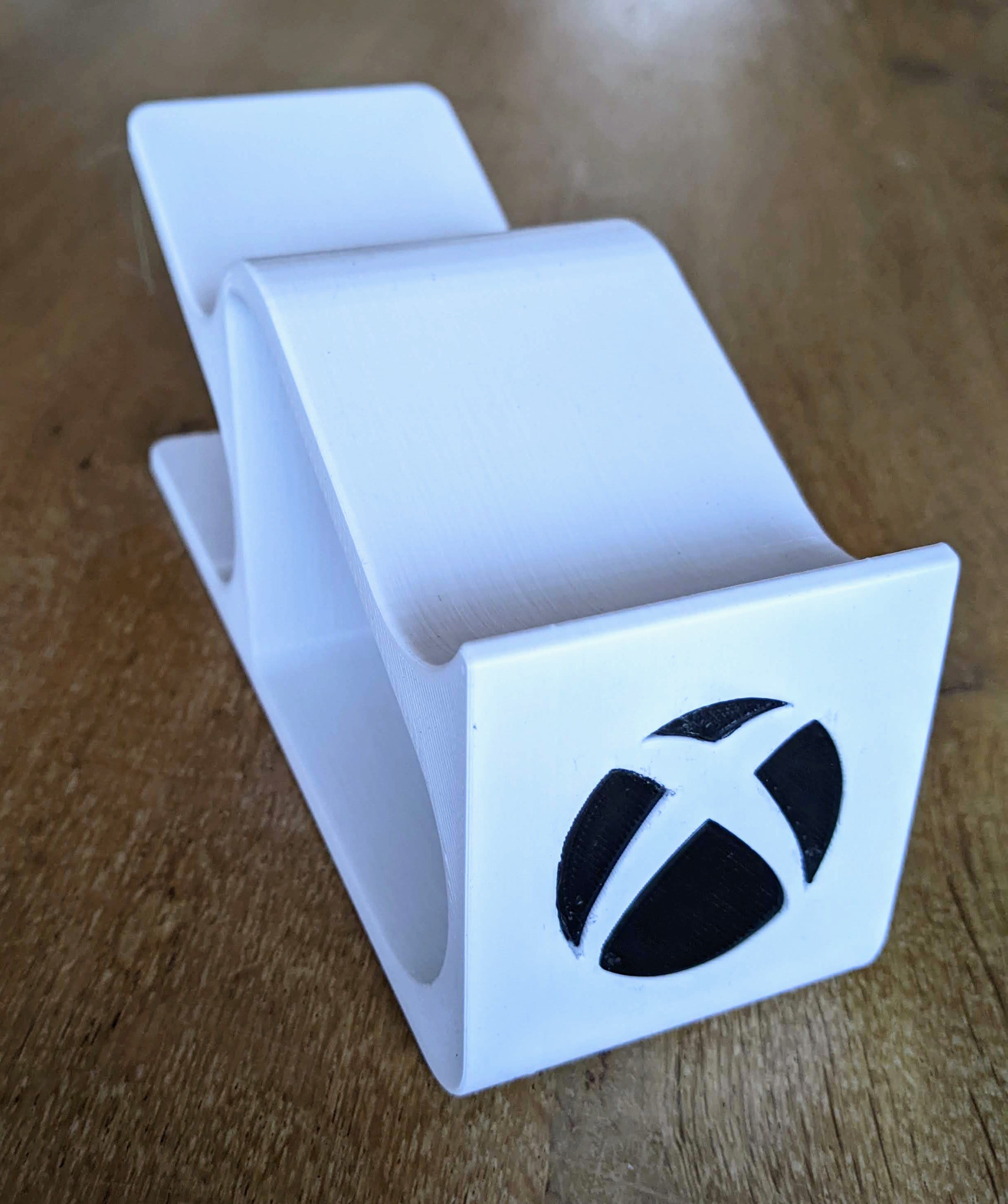 Miniatura 4 do modelo 3D X-box controller dual stand