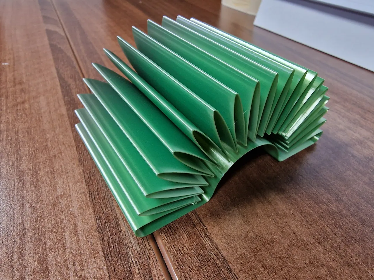 Daisy Business Card Holder by Prime27 | Download free STL