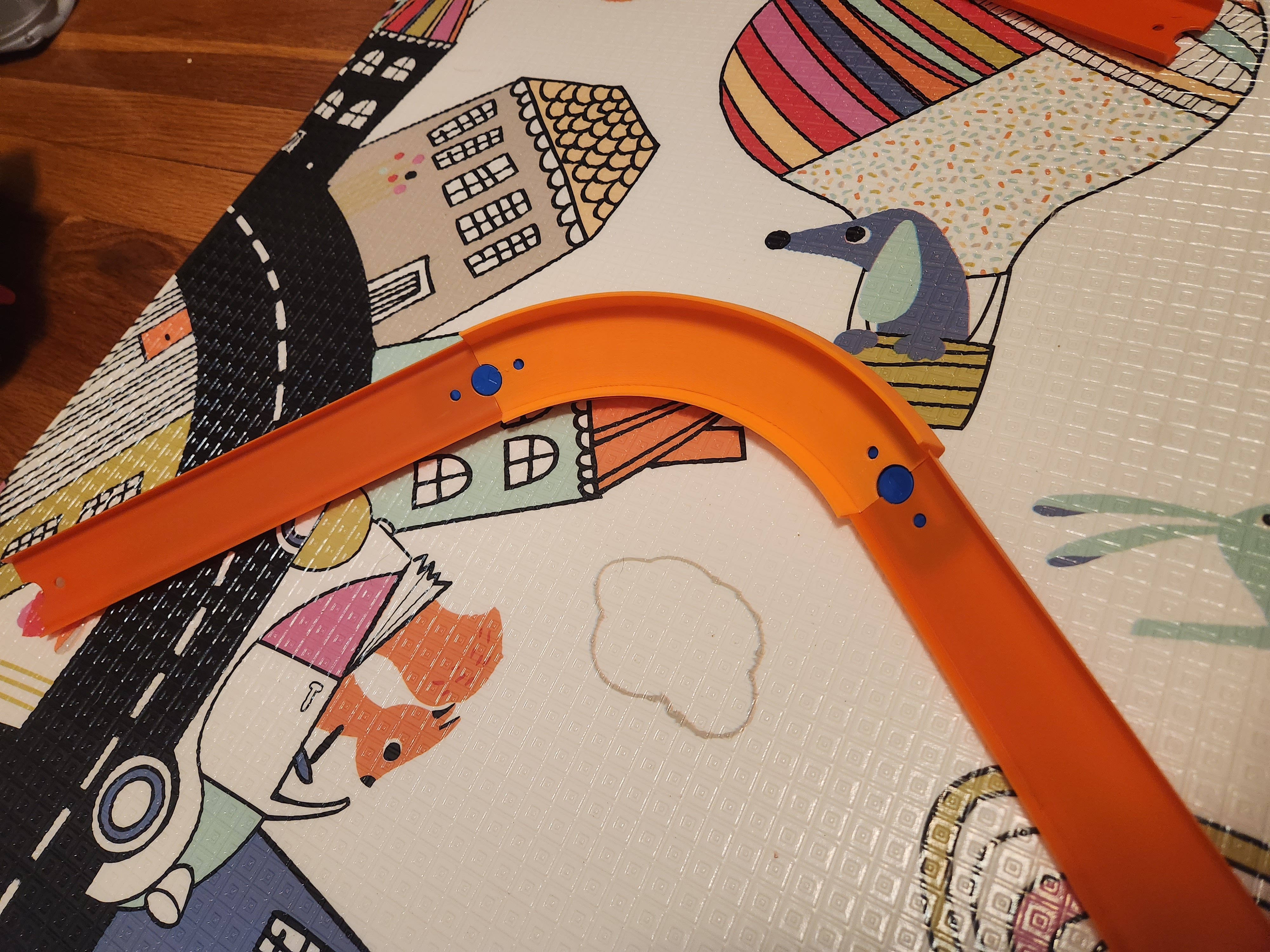 Hotwheels 90-degree bank remix - fits stock connectors
