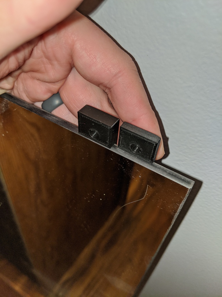 Mirror Mount Clip (6mm thick mirror) by ZedWizid Download free STL