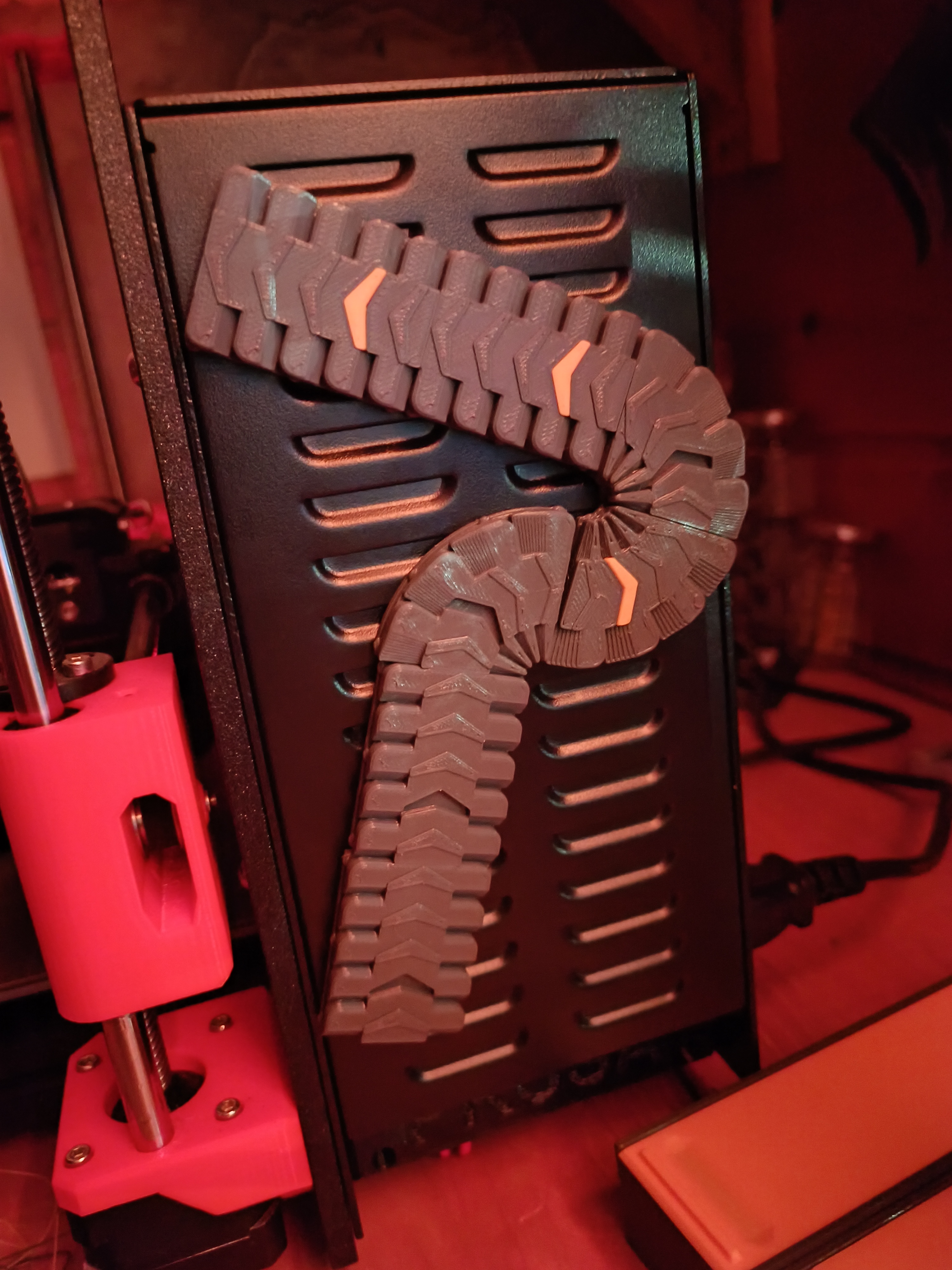 Magnetic Snapping Factorio Transport Belt (8x3mm) - "5mm Magnets" — thumbnail 4
