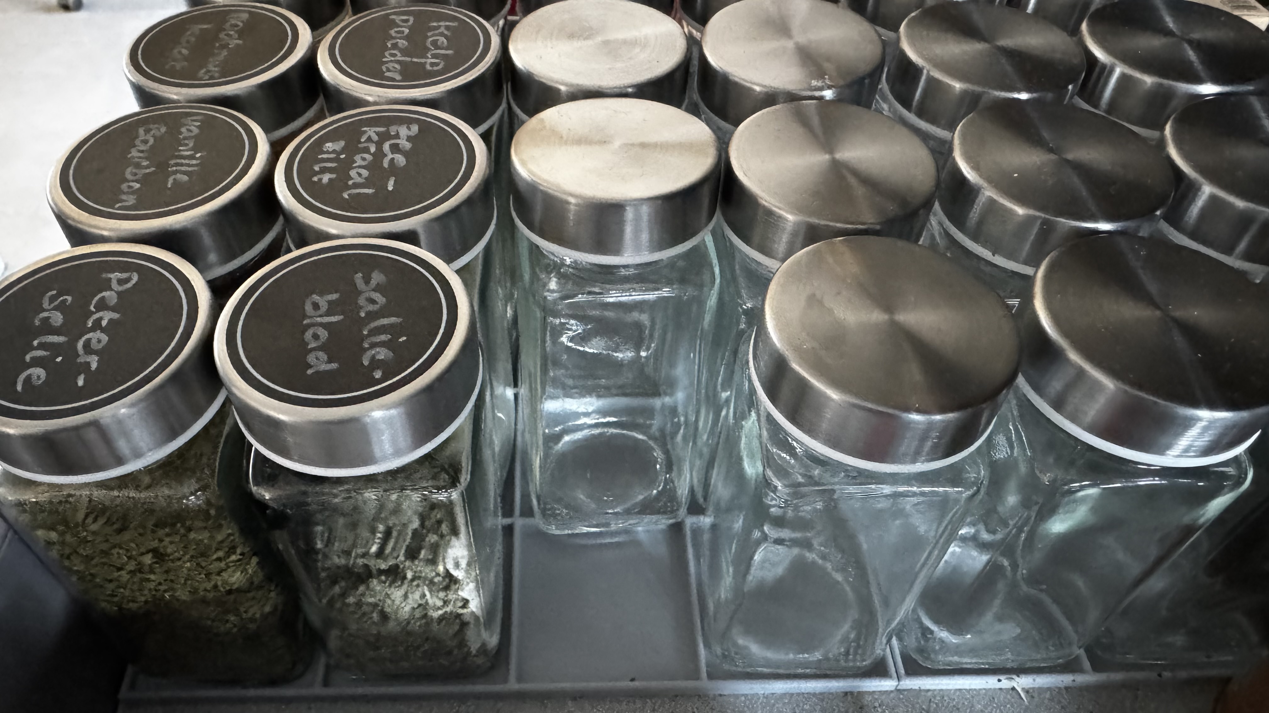 Herb jar organizer