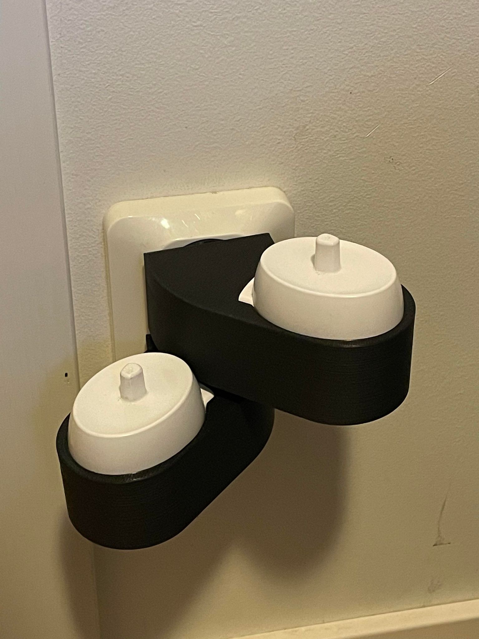 OralB Charger holder with schuko plug 45 and 90 degree remix