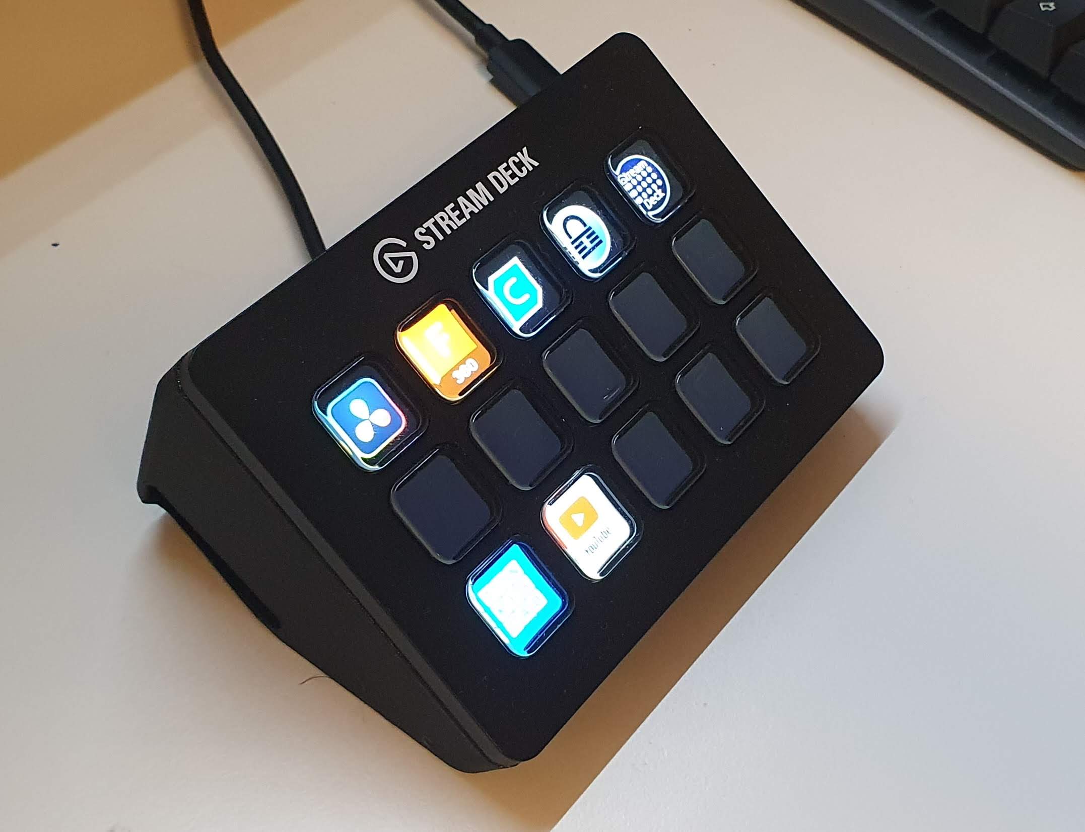 Elgato Stream Deck 15 key case with 35 degree incline