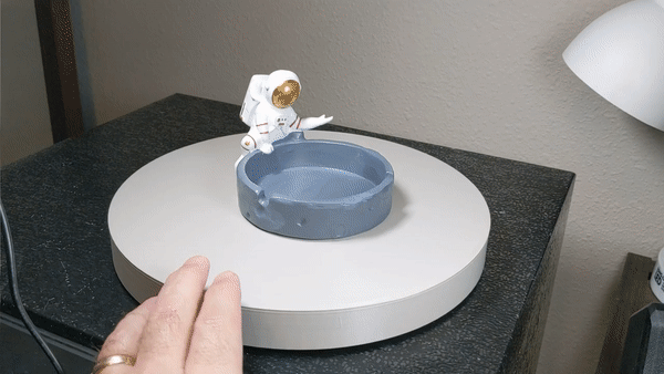Turntable for showing off models