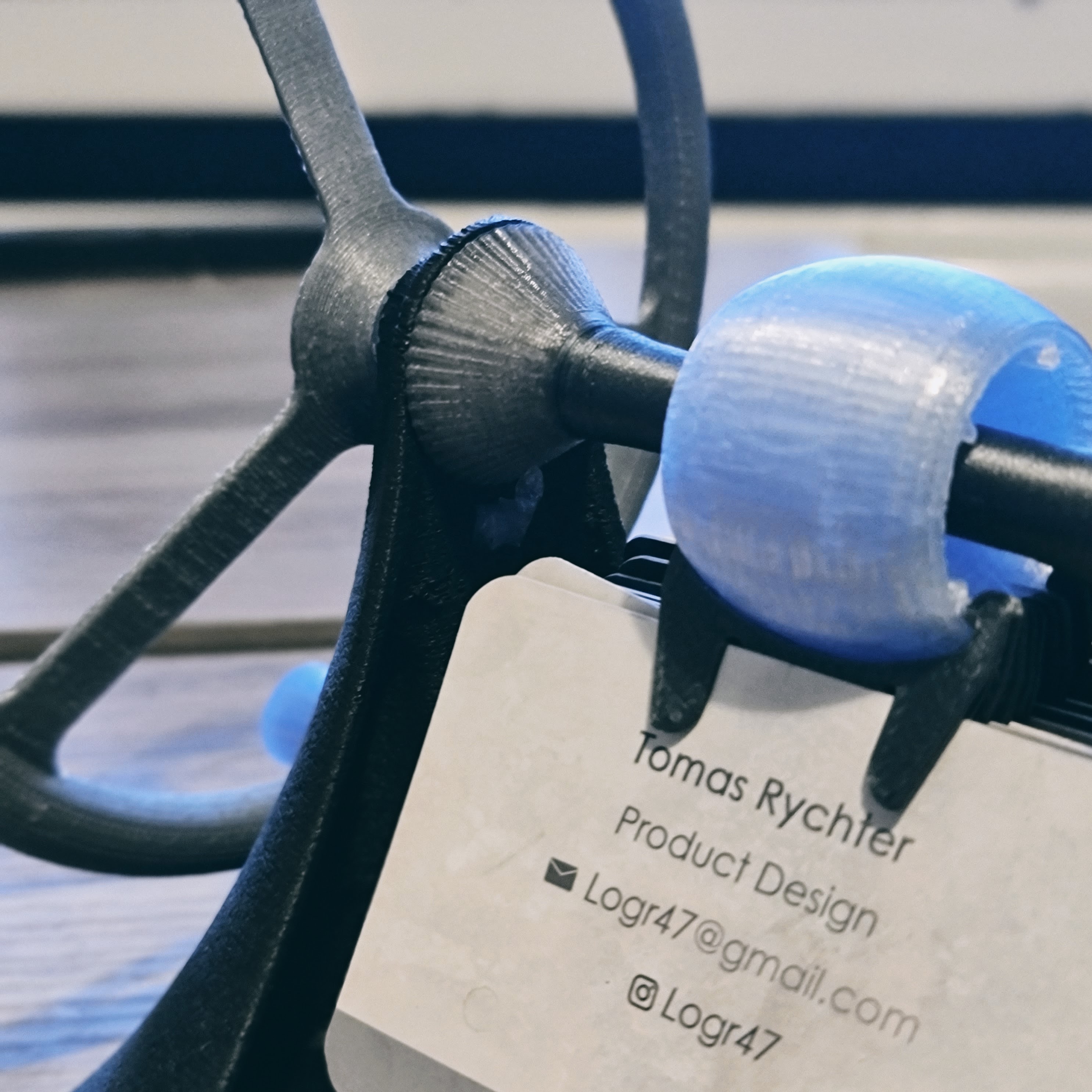 Rotating business card holder by Logr47 Download free STL model