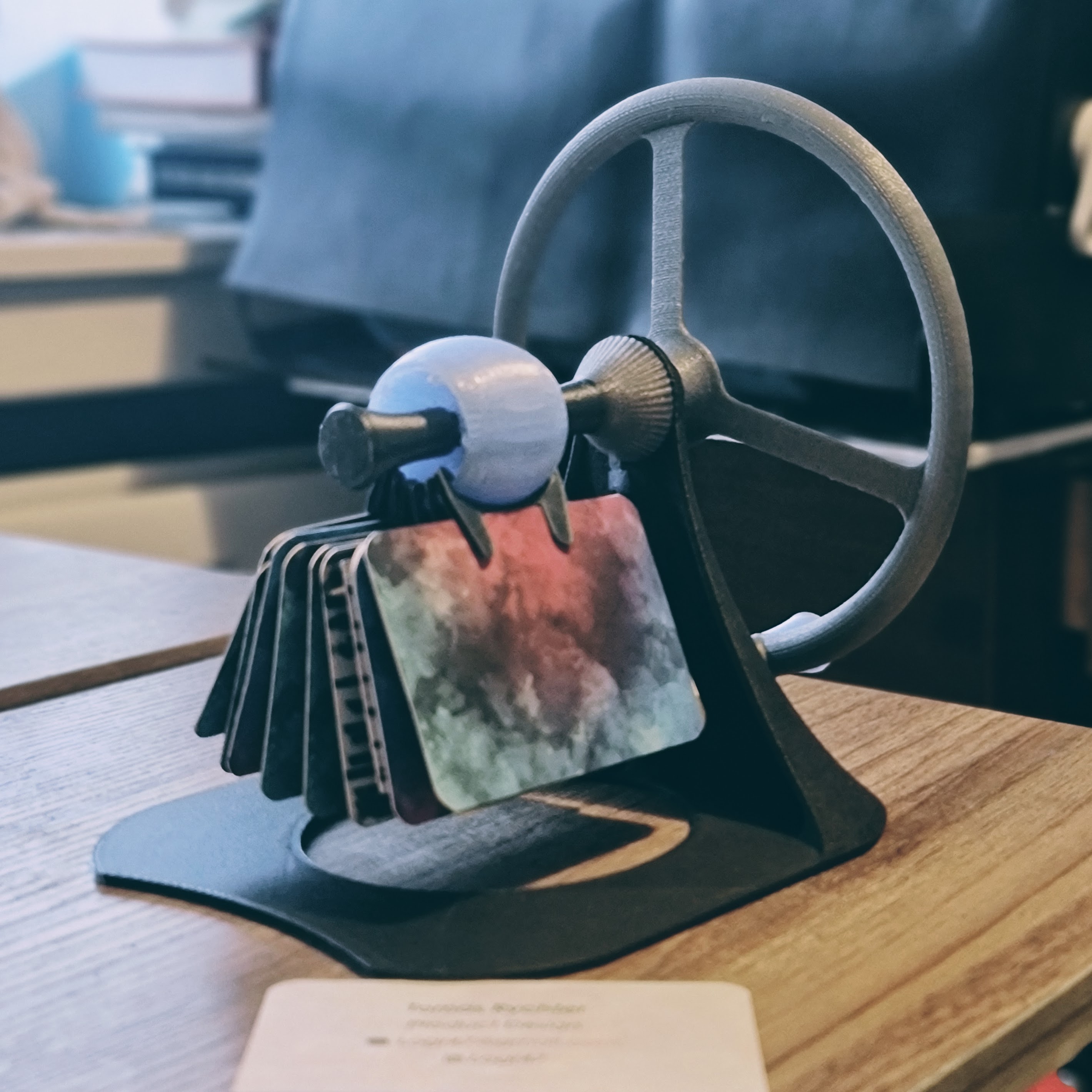 Rotating business card holder by Logr47 Download free STL model