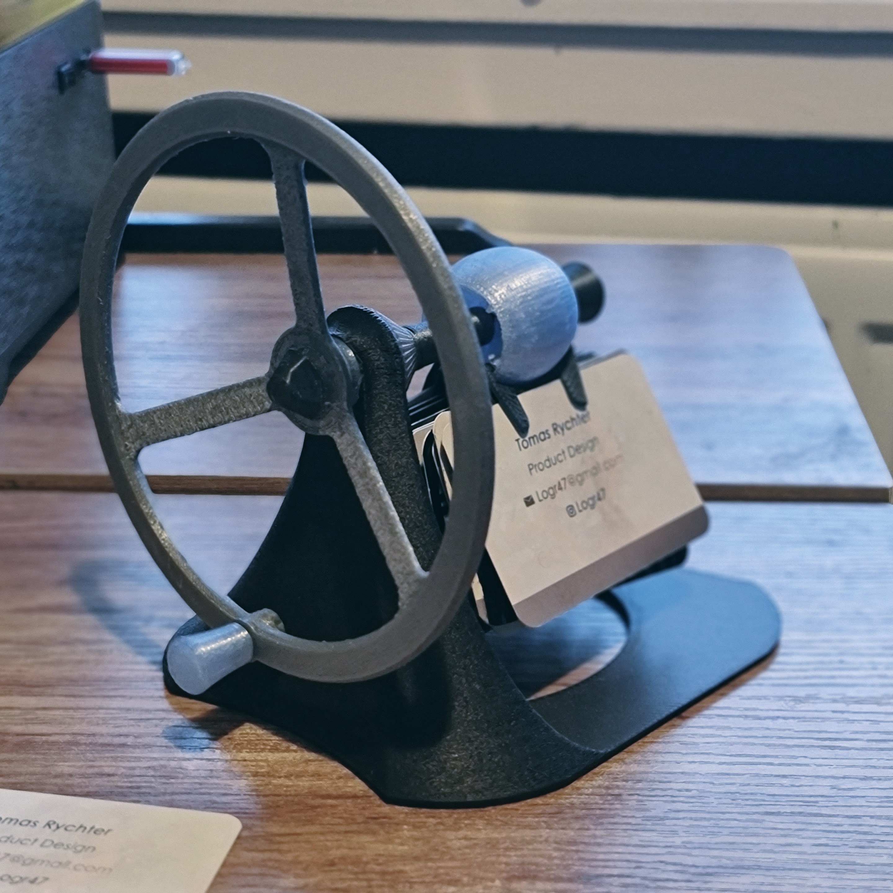 Rotating business card holder by Logr47 Download free STL model