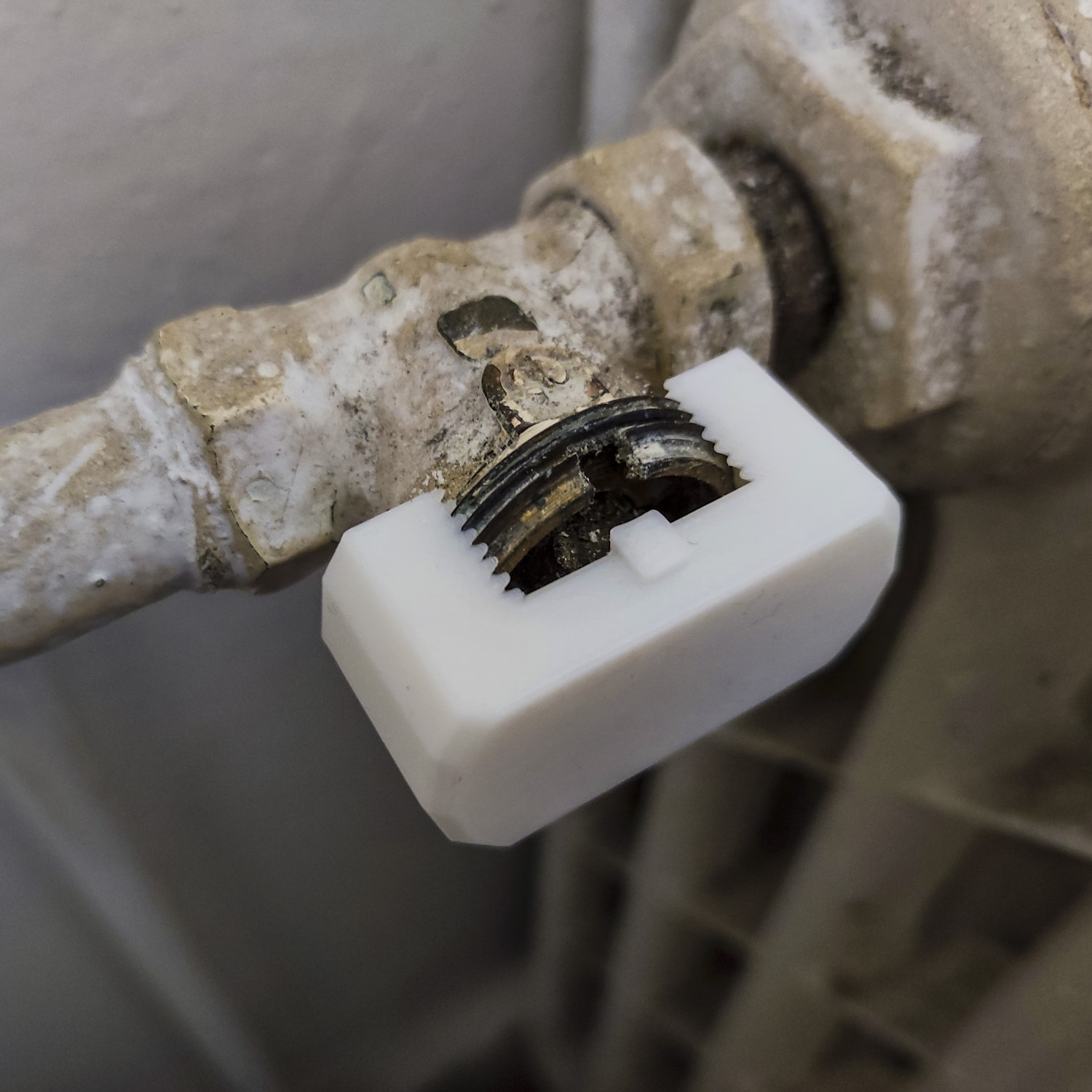 Radiator Valve Knob M28 x 1,5 100 infill version by Jonasovo