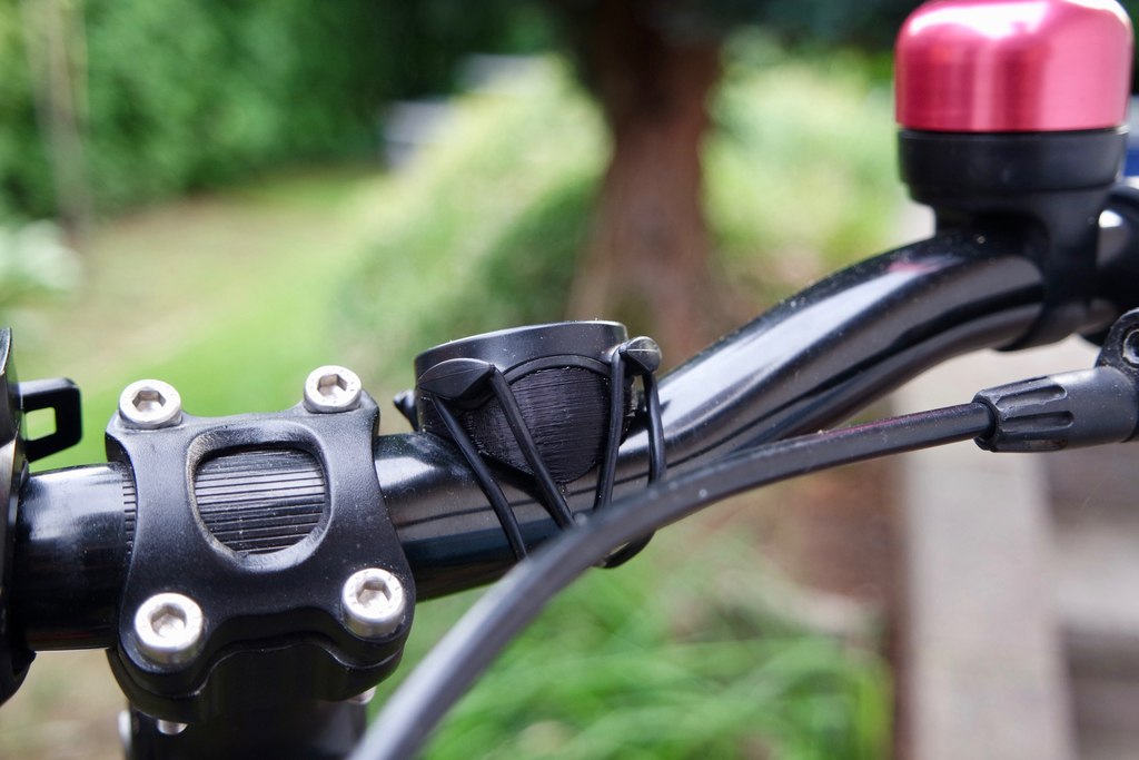 Spacer for Garmin bicycle satnav on tapered handlebars by PistonPin