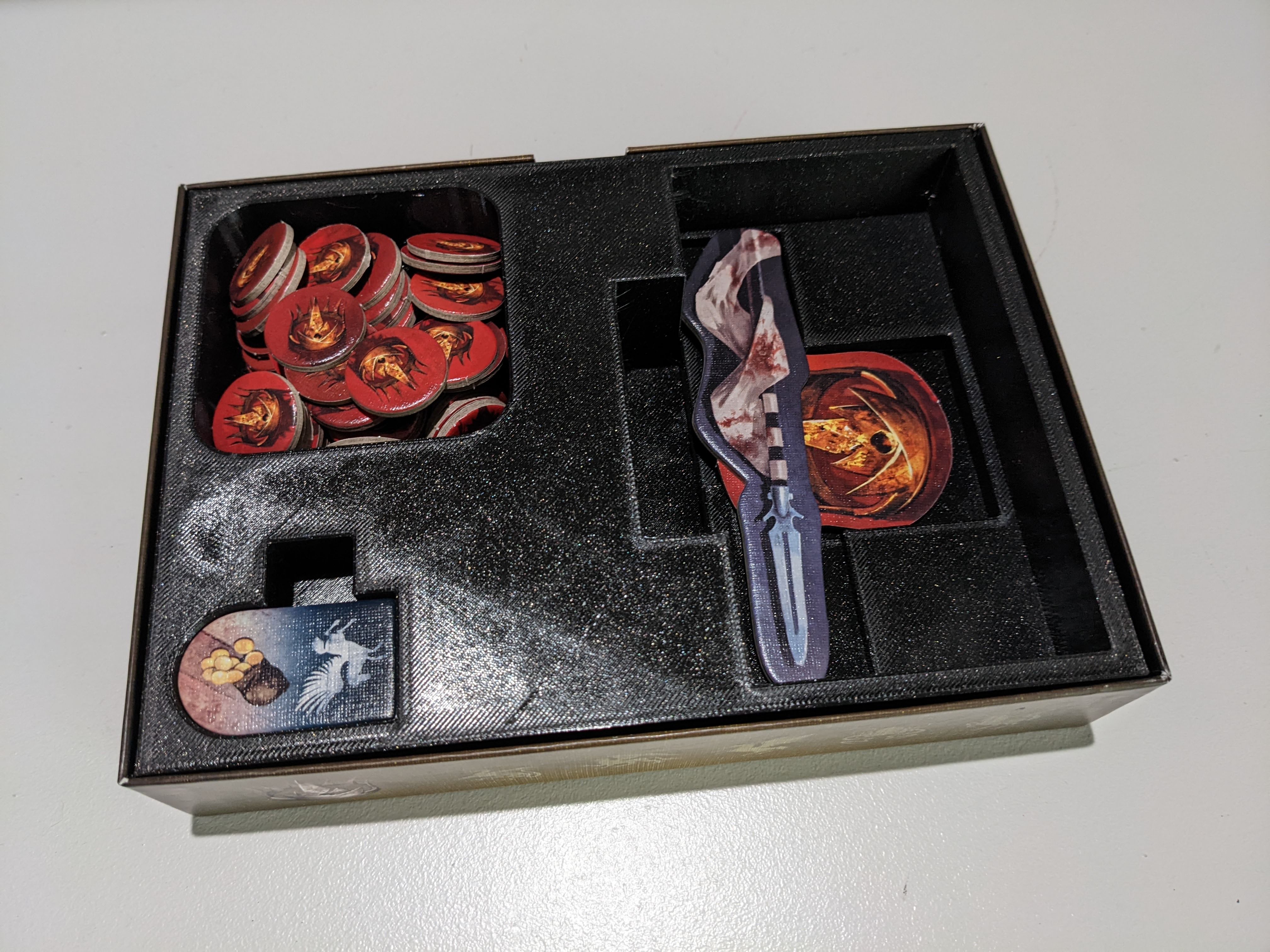 Oriflamme: Ablaze box organizer