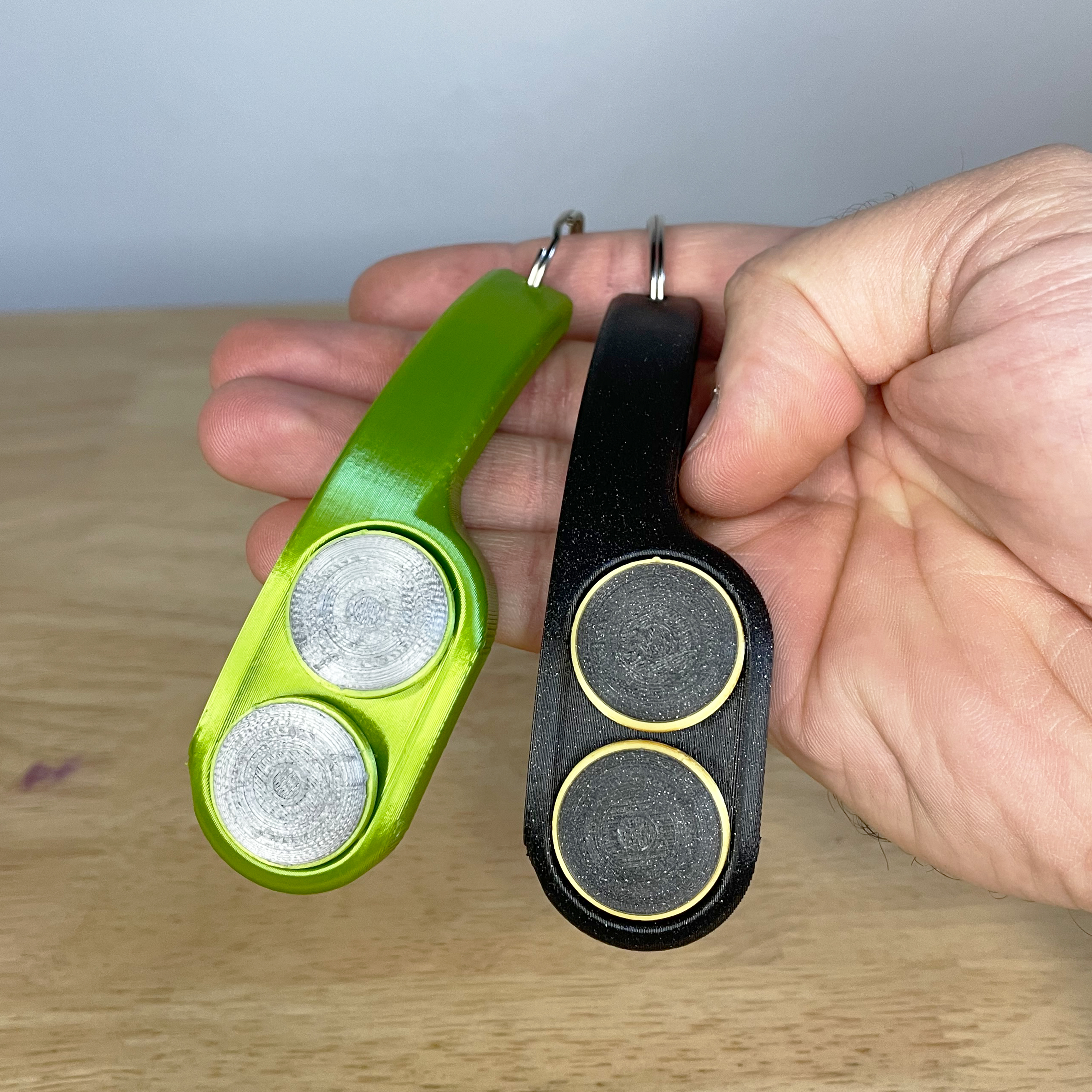 PUCK FLIP - MAGNETIC FIDGET TOY