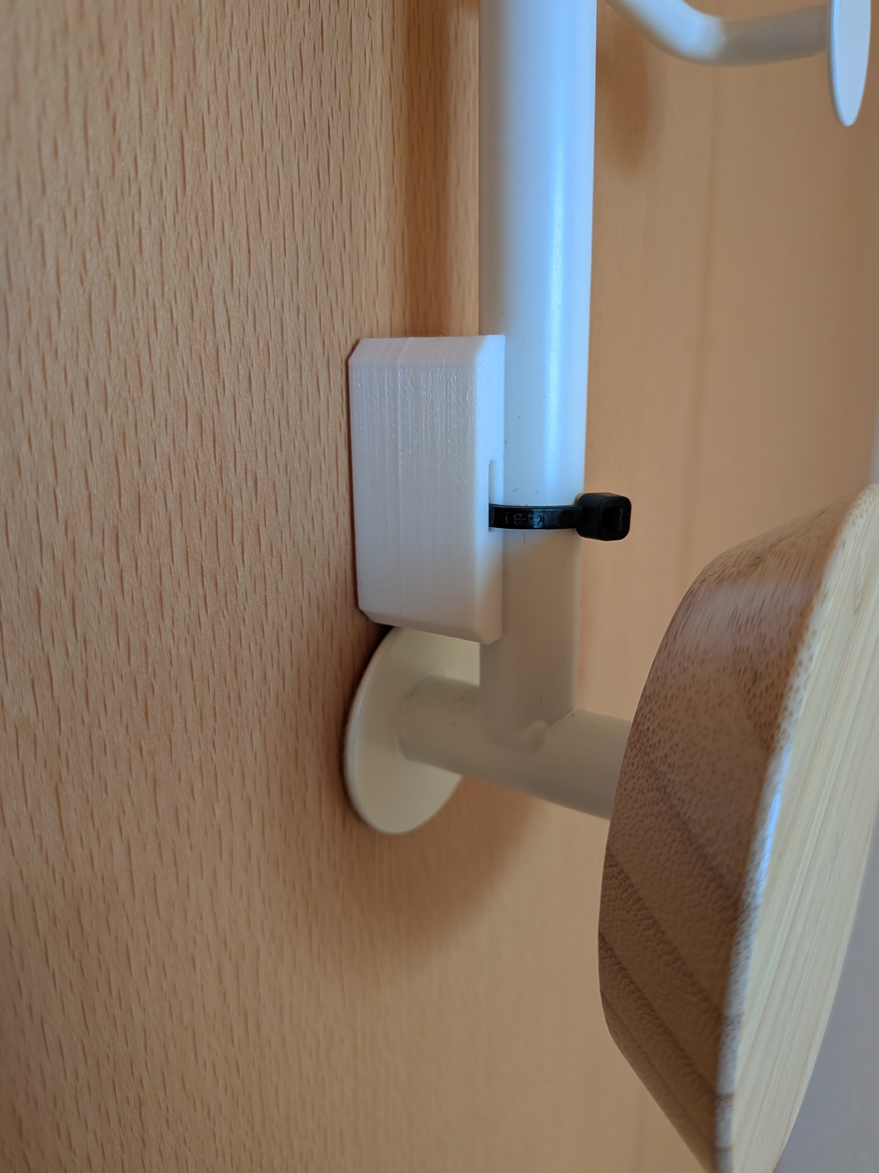 Fixation pour crochet de porte Bärfis (Ikea)