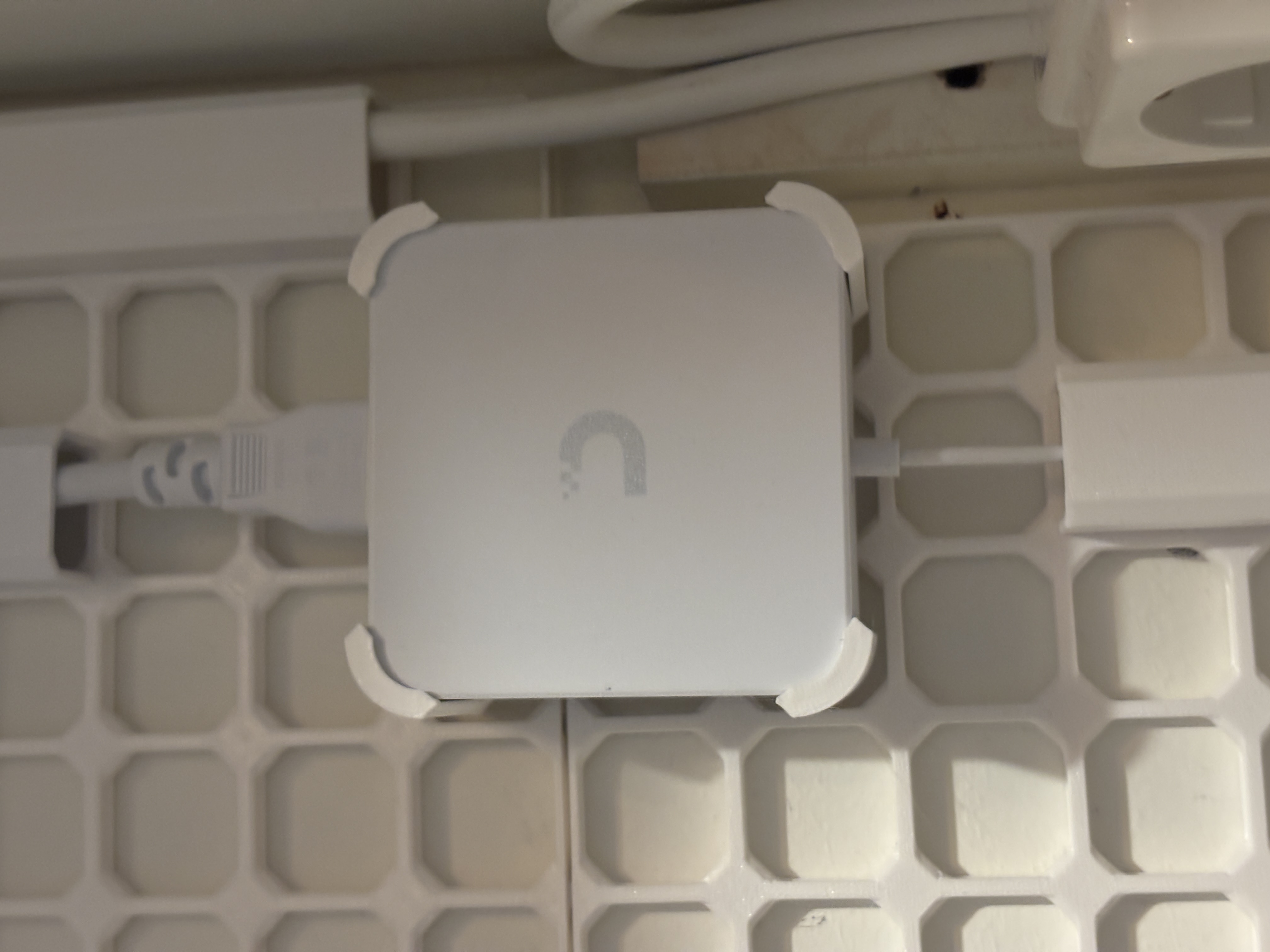 Unifi power supply for the UCG Fiber openGrid mount via openConnect