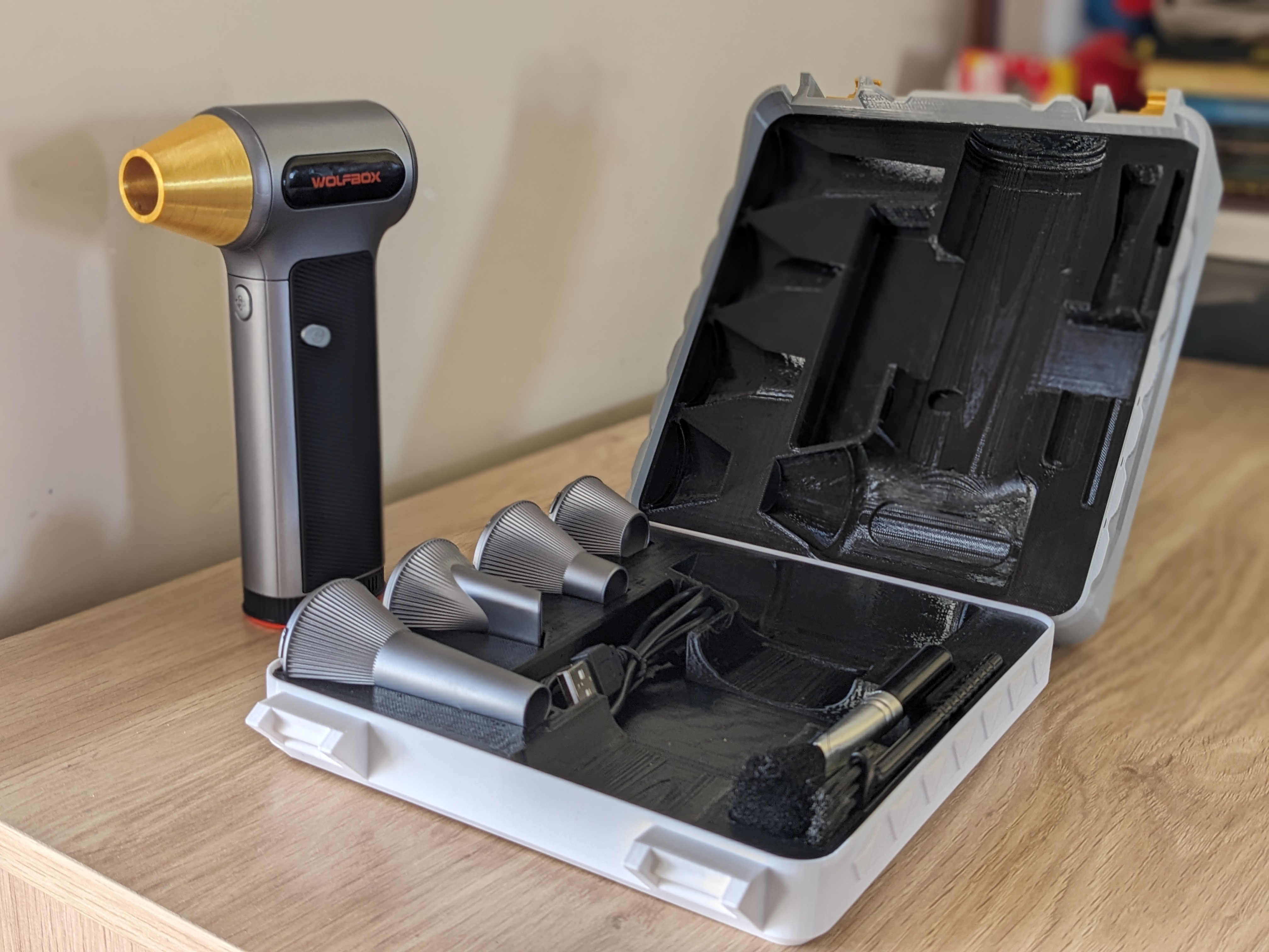 Wolfbox MF200 - Wolf Box Hard Case
