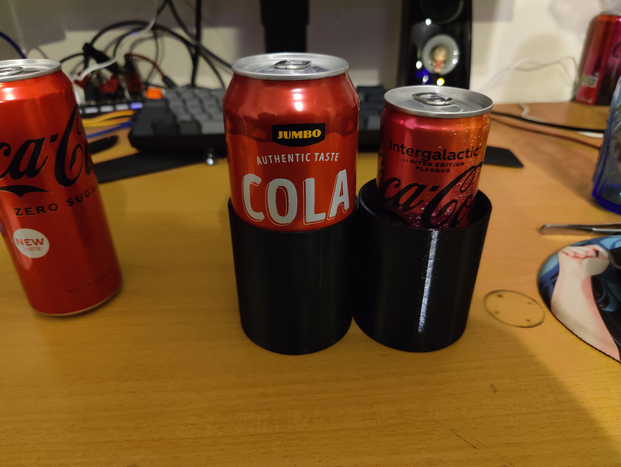 Cup holder car for cans