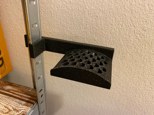 Headphones hanger