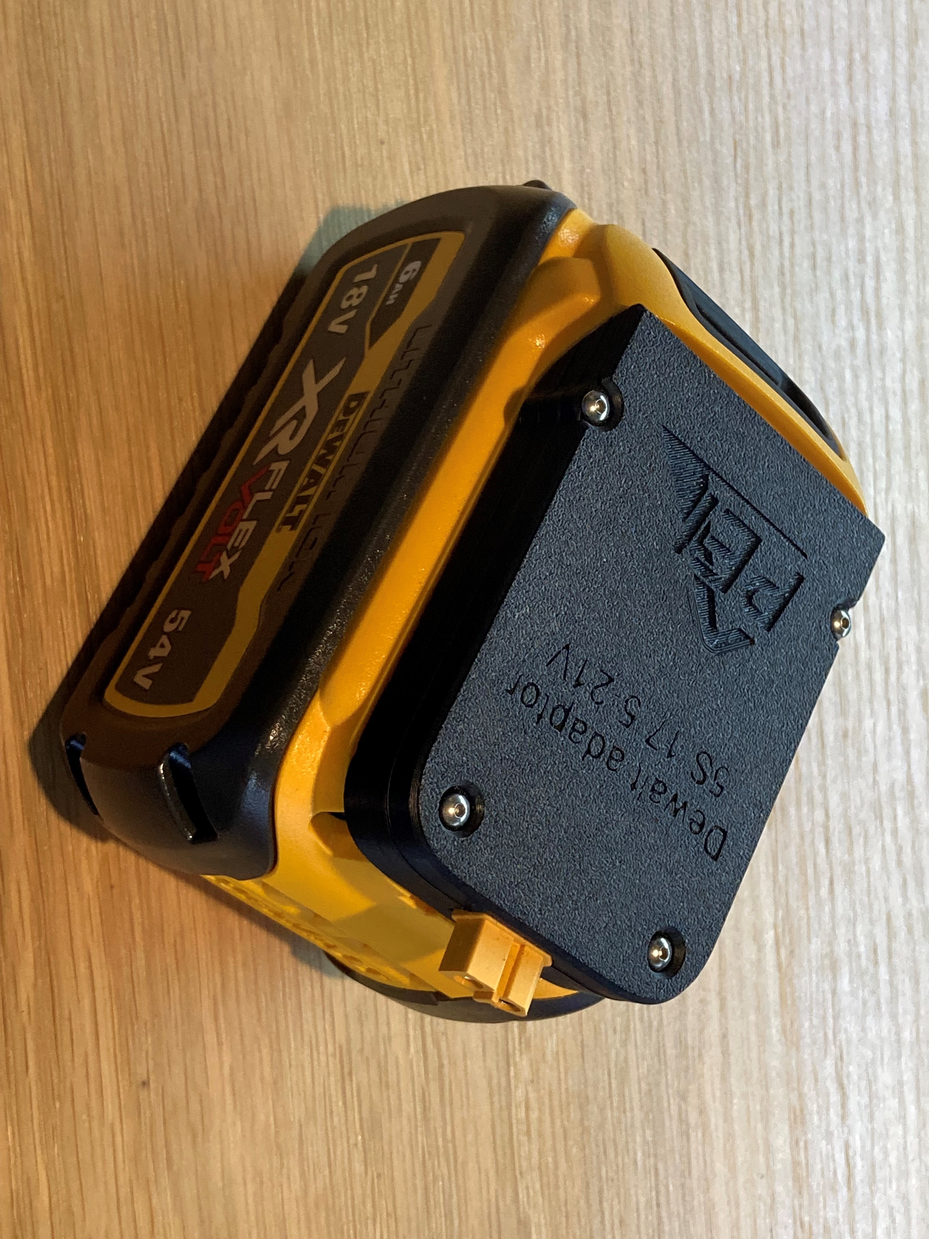 Dewalt battery to XT60 adaptor