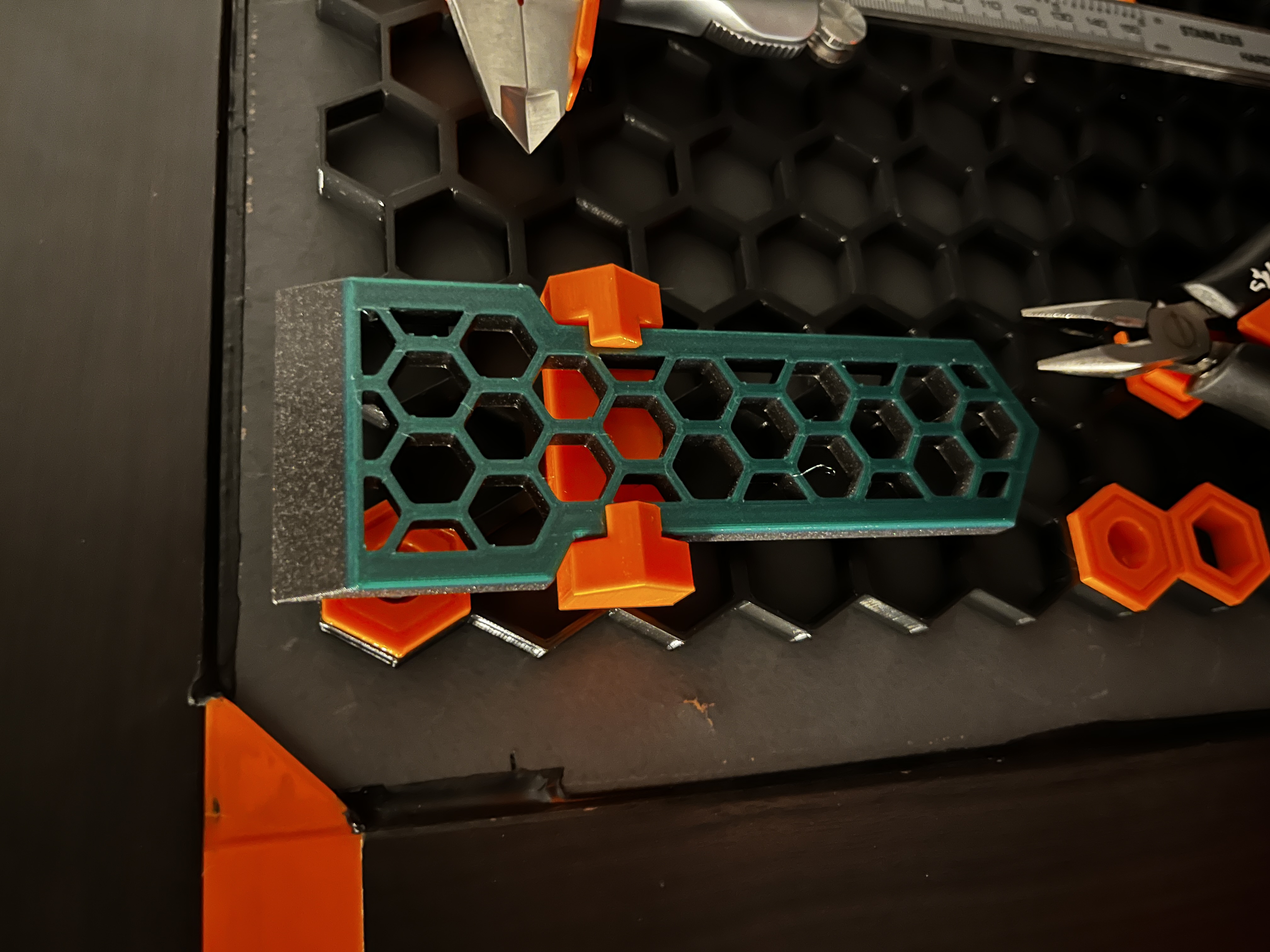 HexScraper Holder for Honeycomb Storage Wall