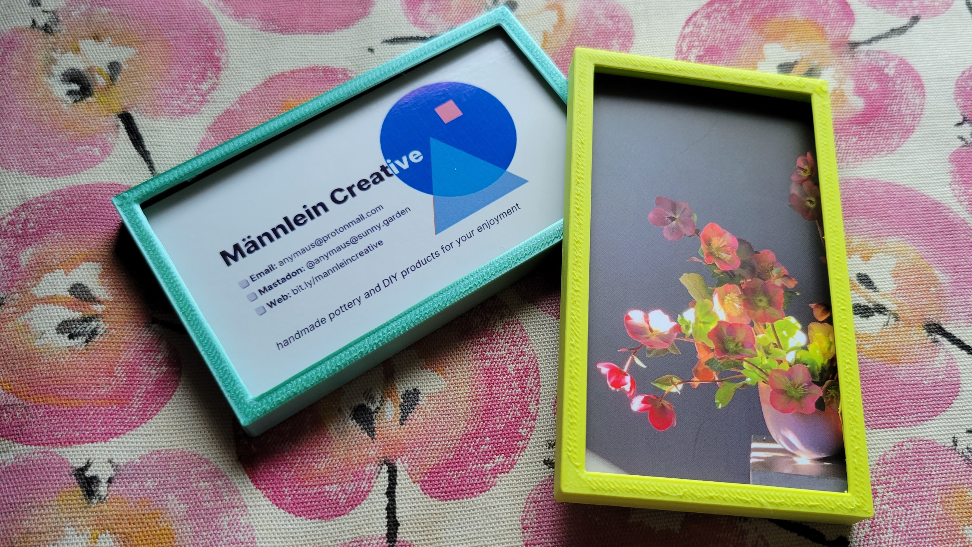 Elegant business card holder and photo stand