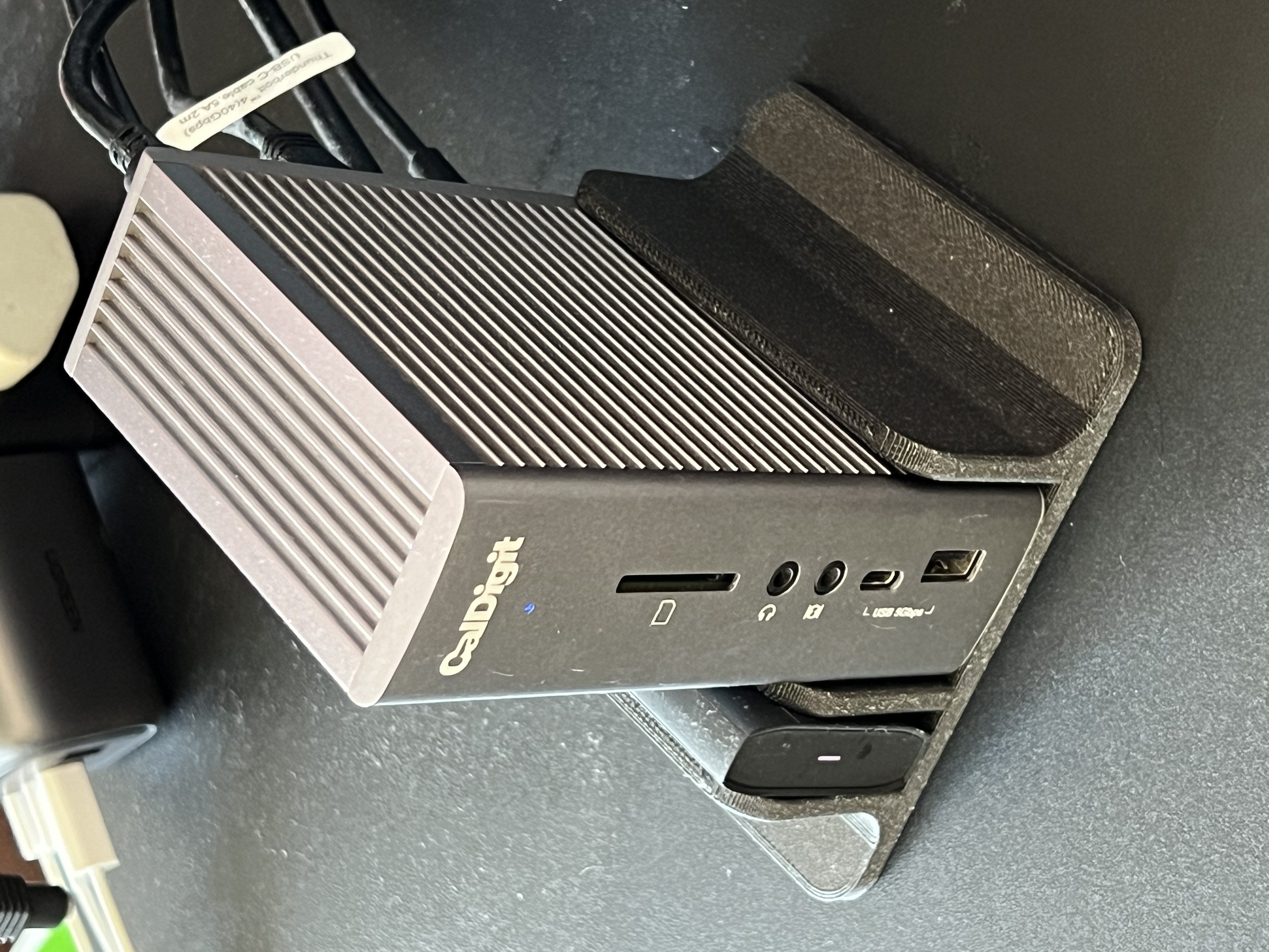 CalDigit TS3 Plus dock desk tidy organiser