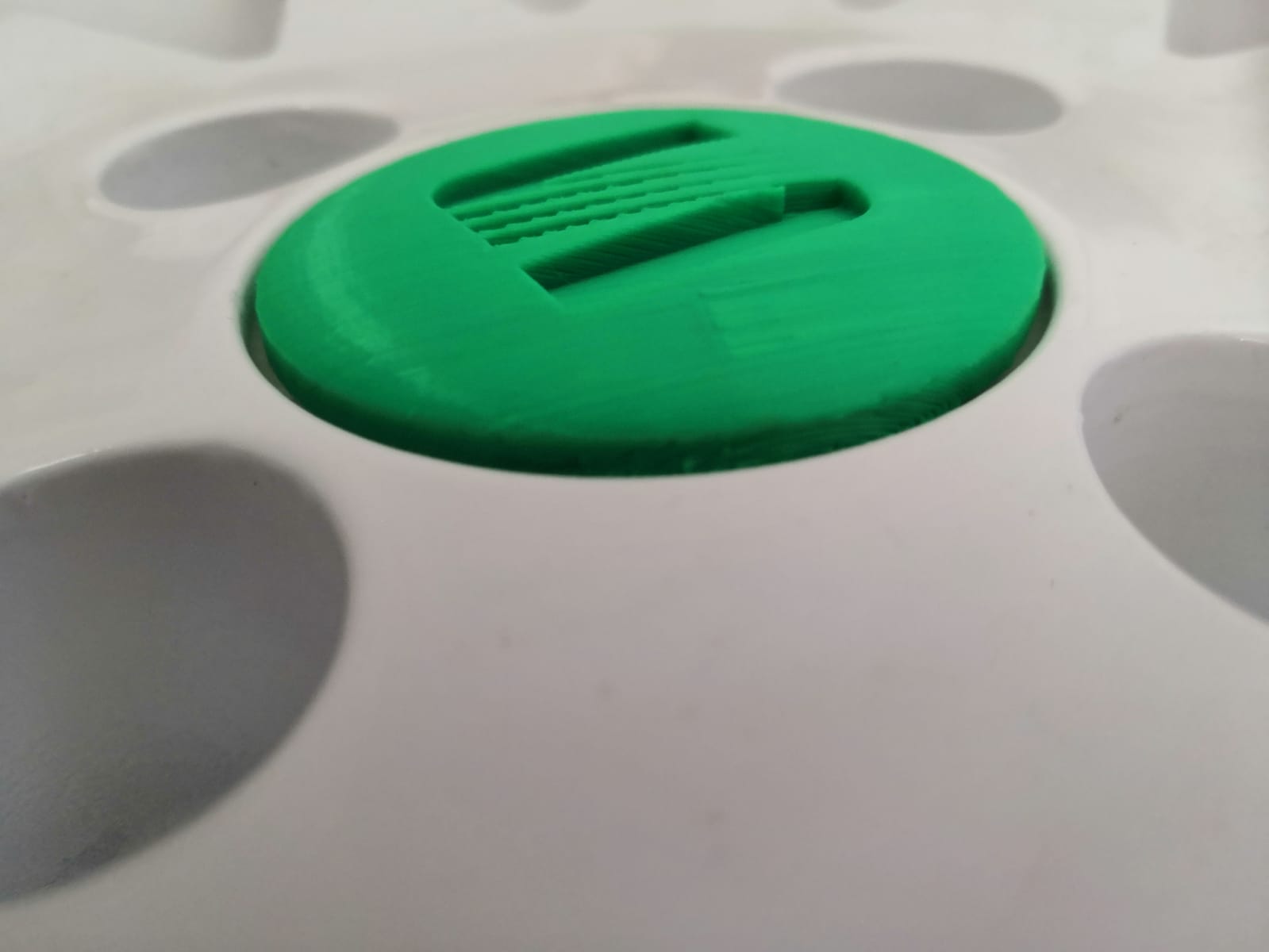 wheel center SEAT