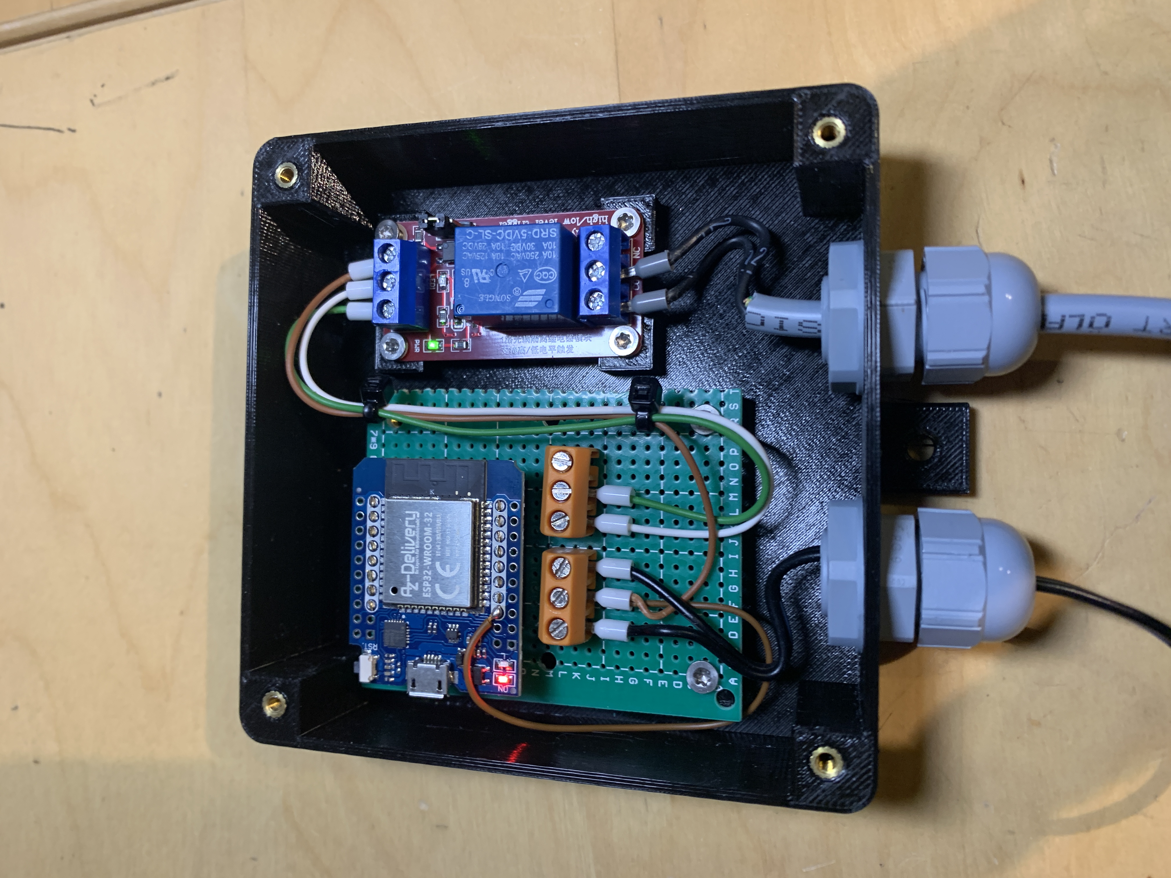 ESP32 Case, Box 100x100x30mm for ESP32 and RelaisBoard