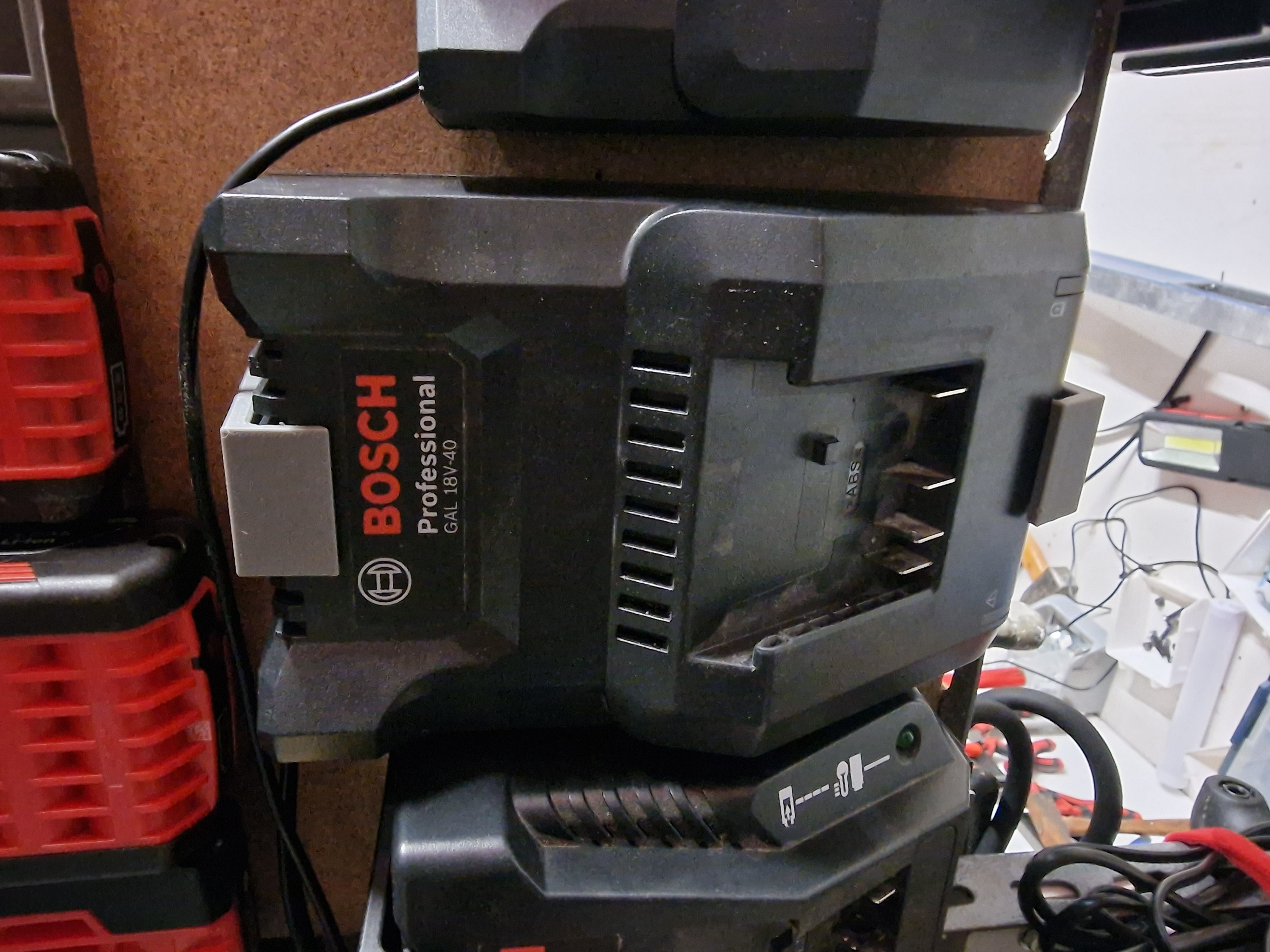Support mural Bosch GAL 18V-40