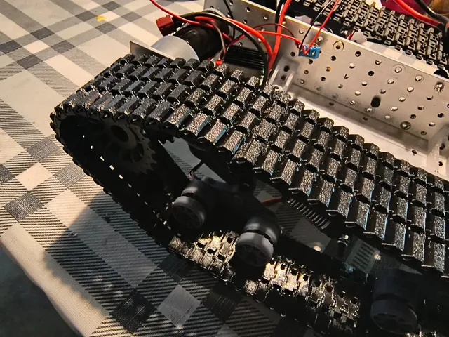 Rubber track link | RC Tank | 8mm Pace | TPU | 1mm axle
