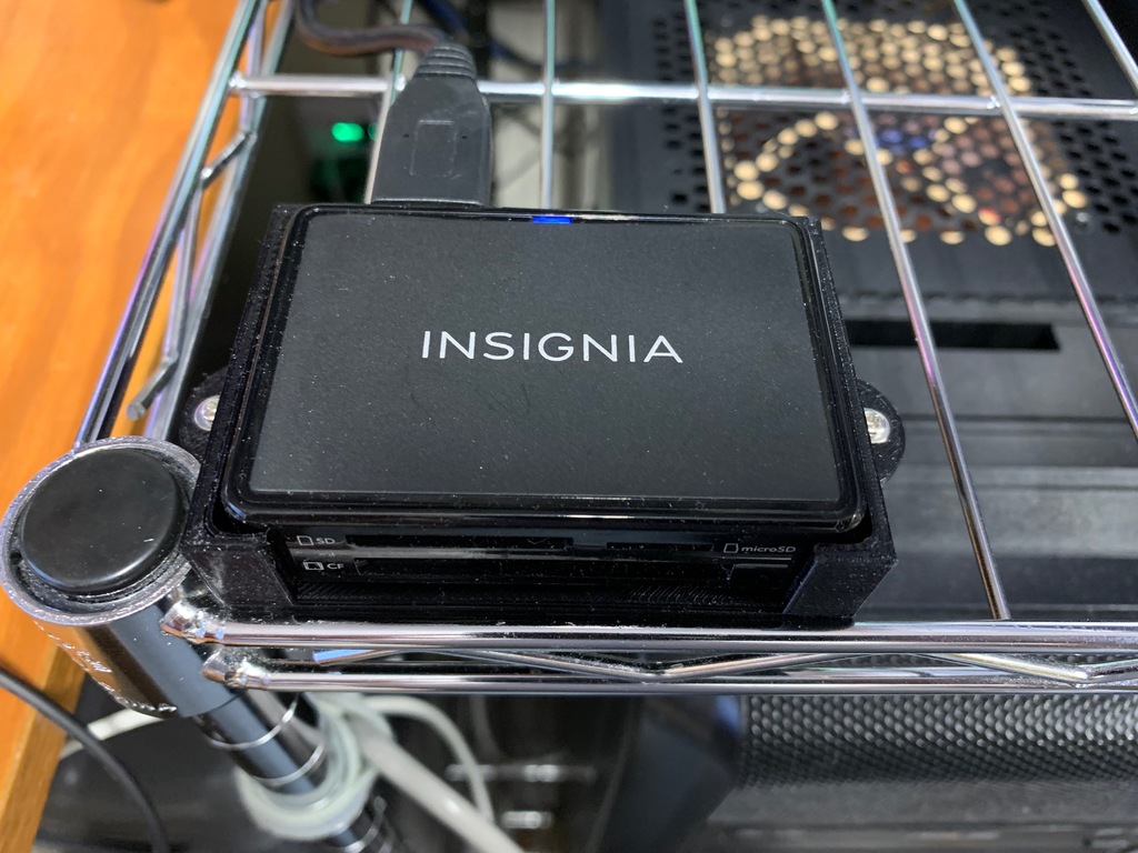 Insignia NSDCR30D3K USB 3.0 Advanced Memory Card Reader Holder by