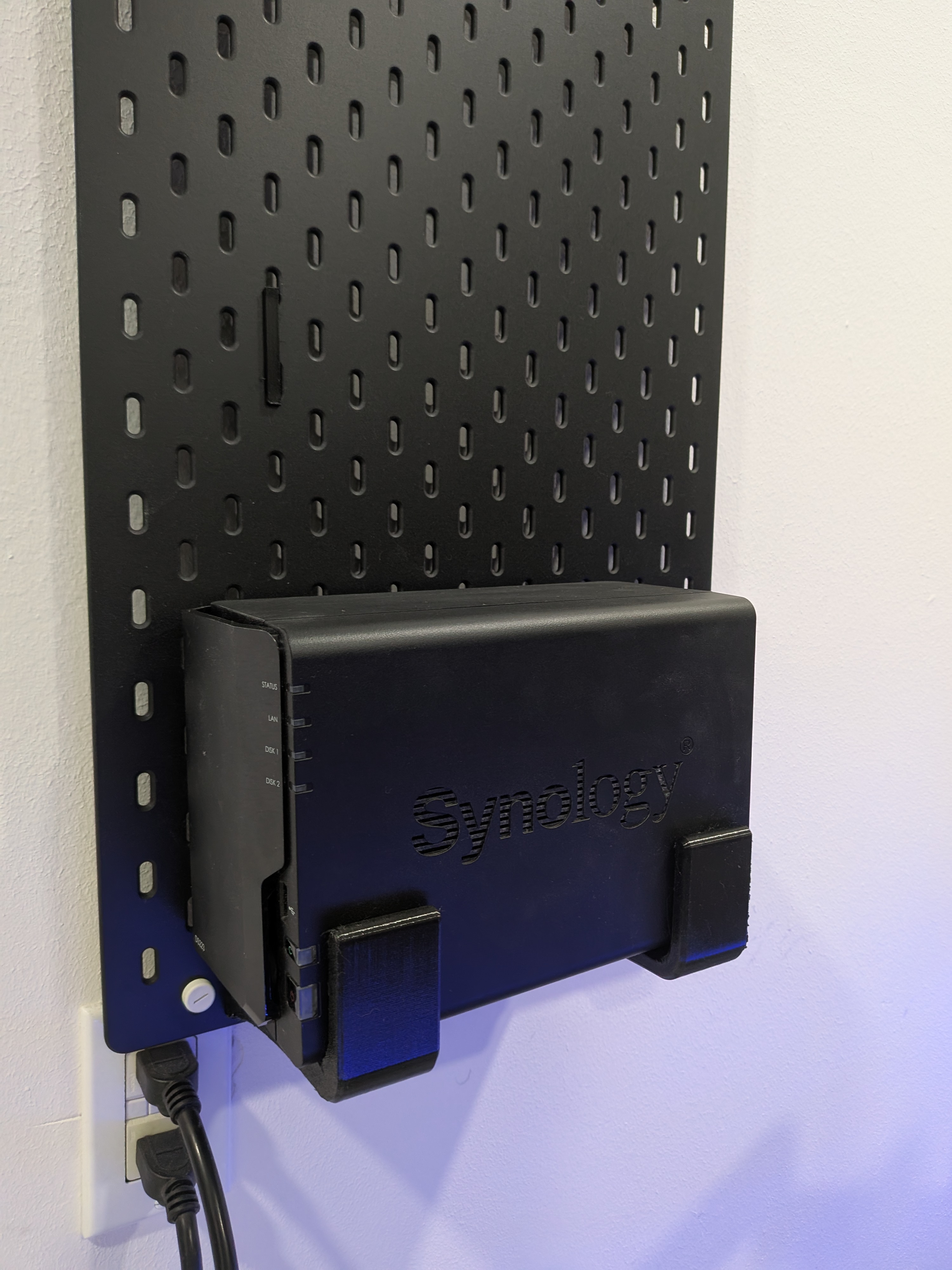SKADIS Mount for Synology DiskStation, DS223