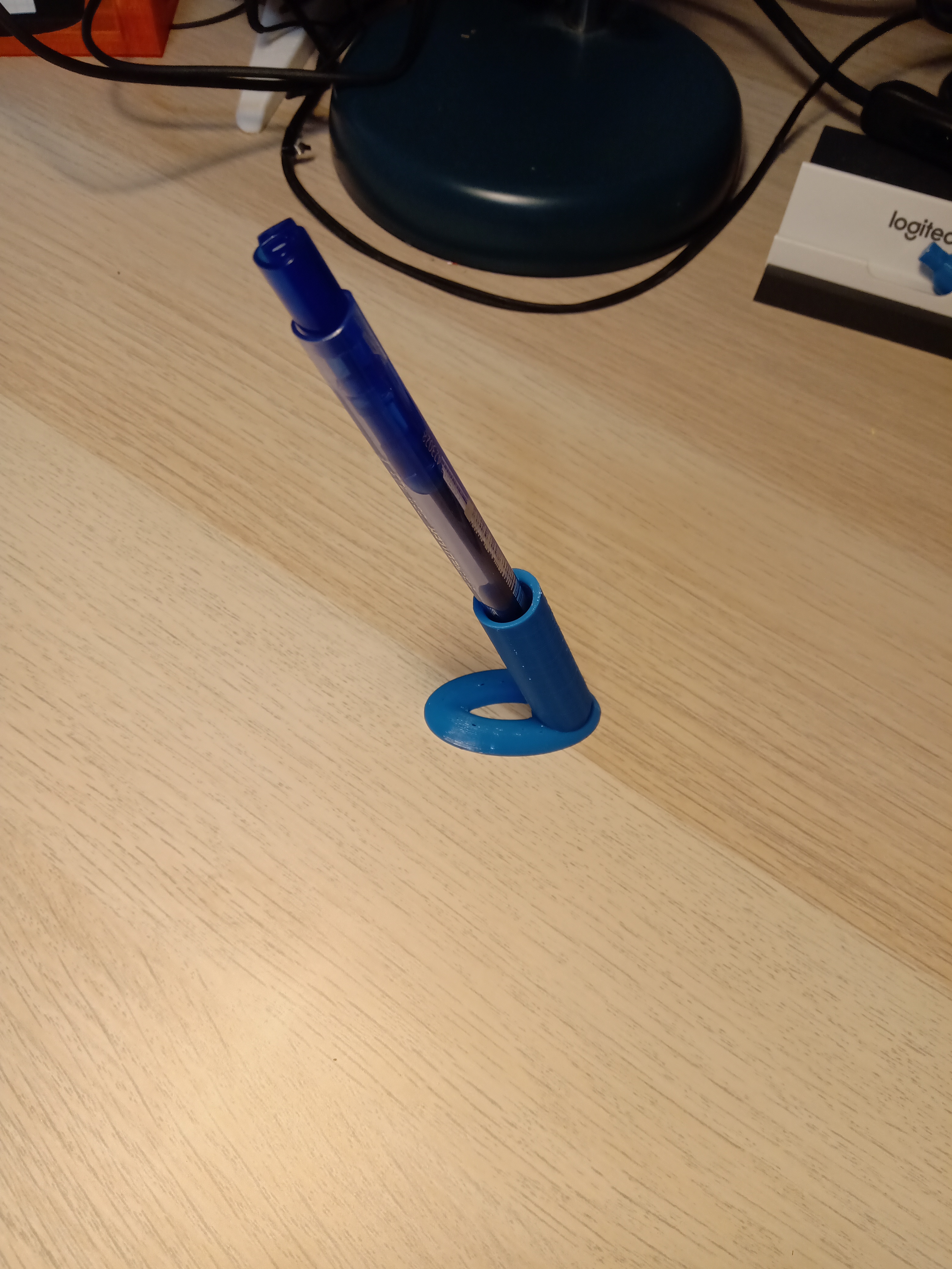 Minimal Pen Holder