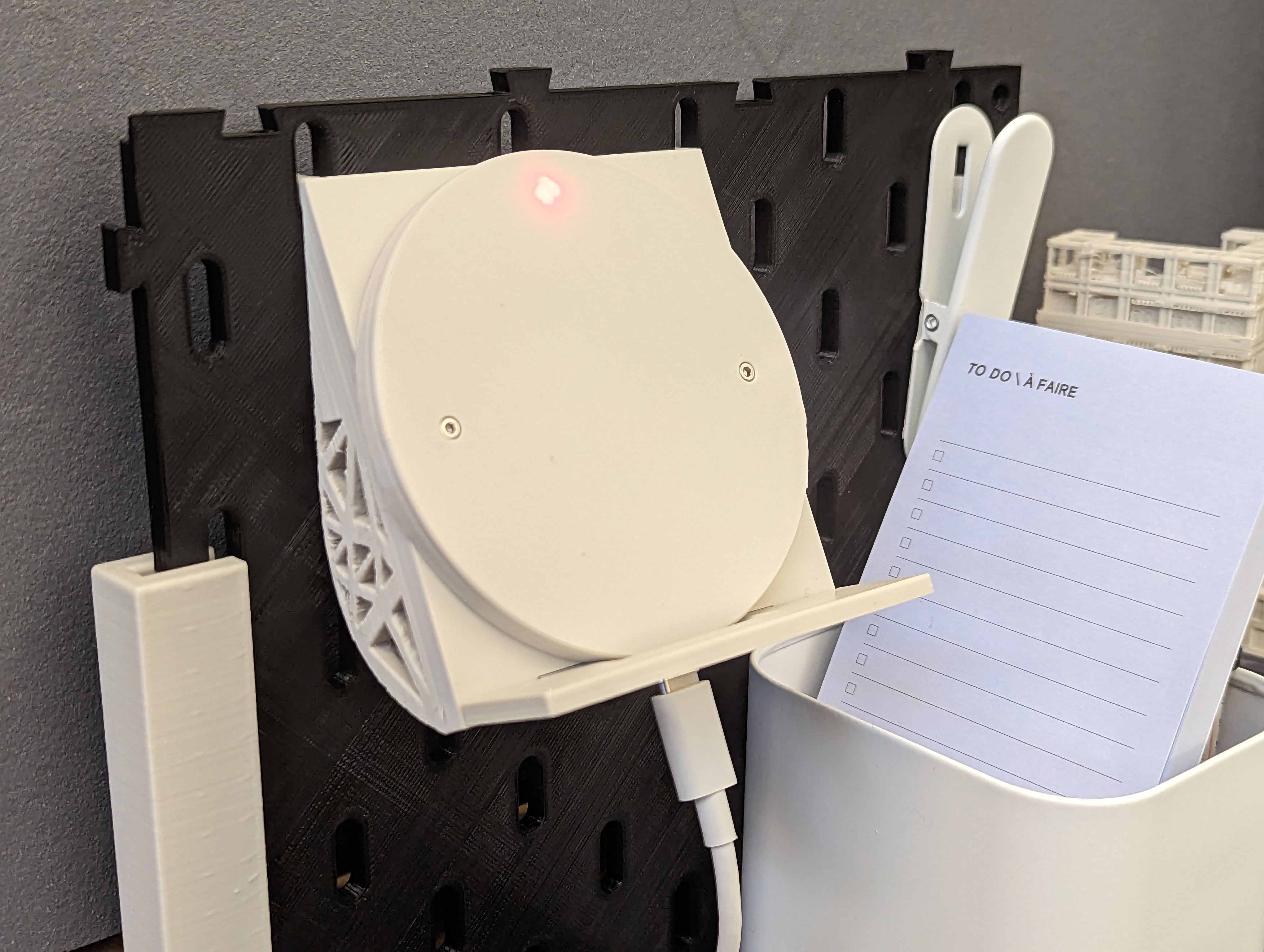 Skadis The Earth - Wireless Phone Charger - Vers. 3.0