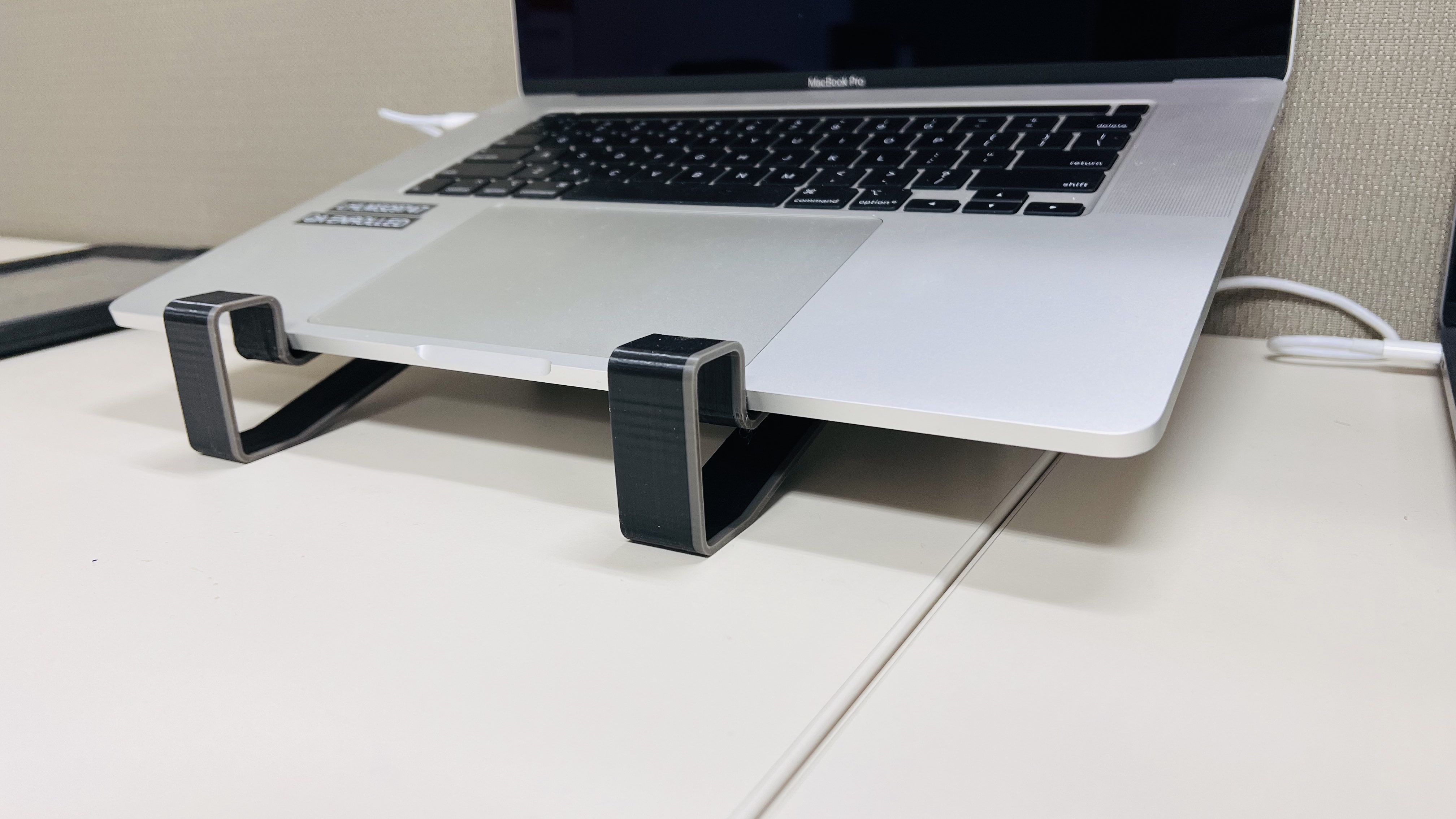 quick easy to print laptop stand by ThatOneGuyGreggers Download free
