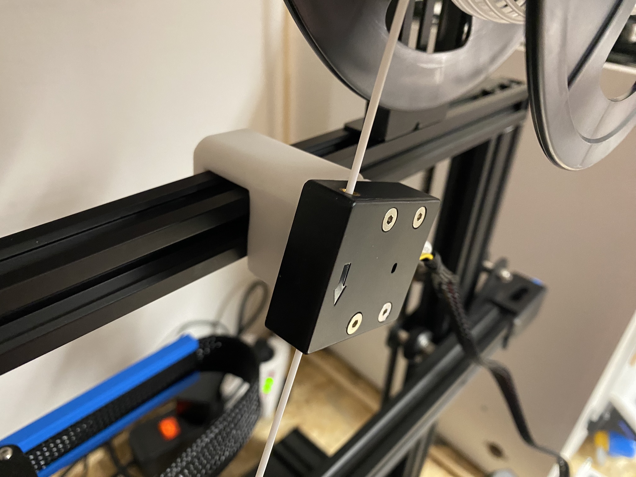 mount for the filament sensor for Ender 3 V2 by demjansein | Download ...