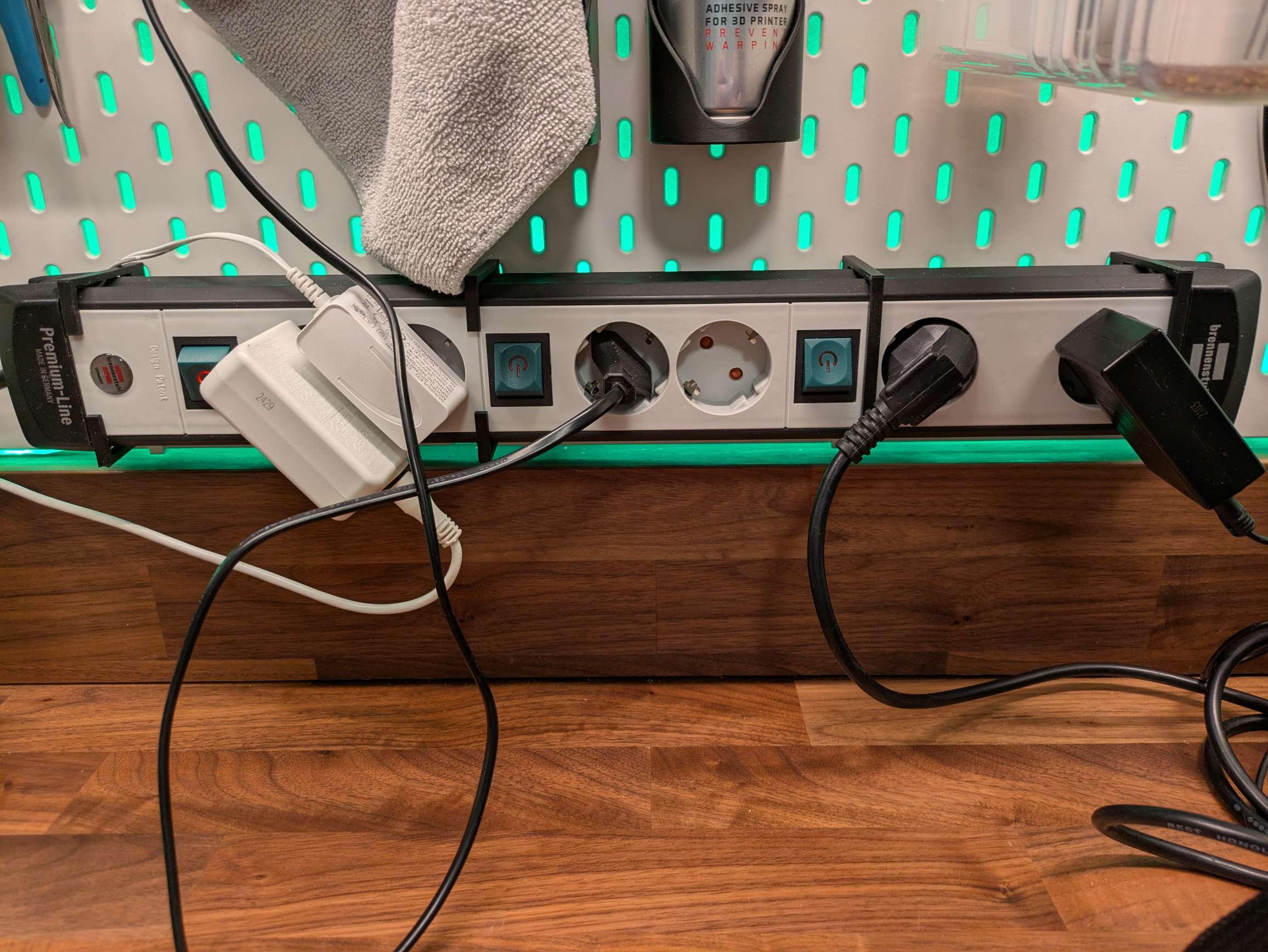 Skadis Power strip mount Brennenstuhl Premium-Line Steckdosenleiste 6-Fach mit 3 Schaltern