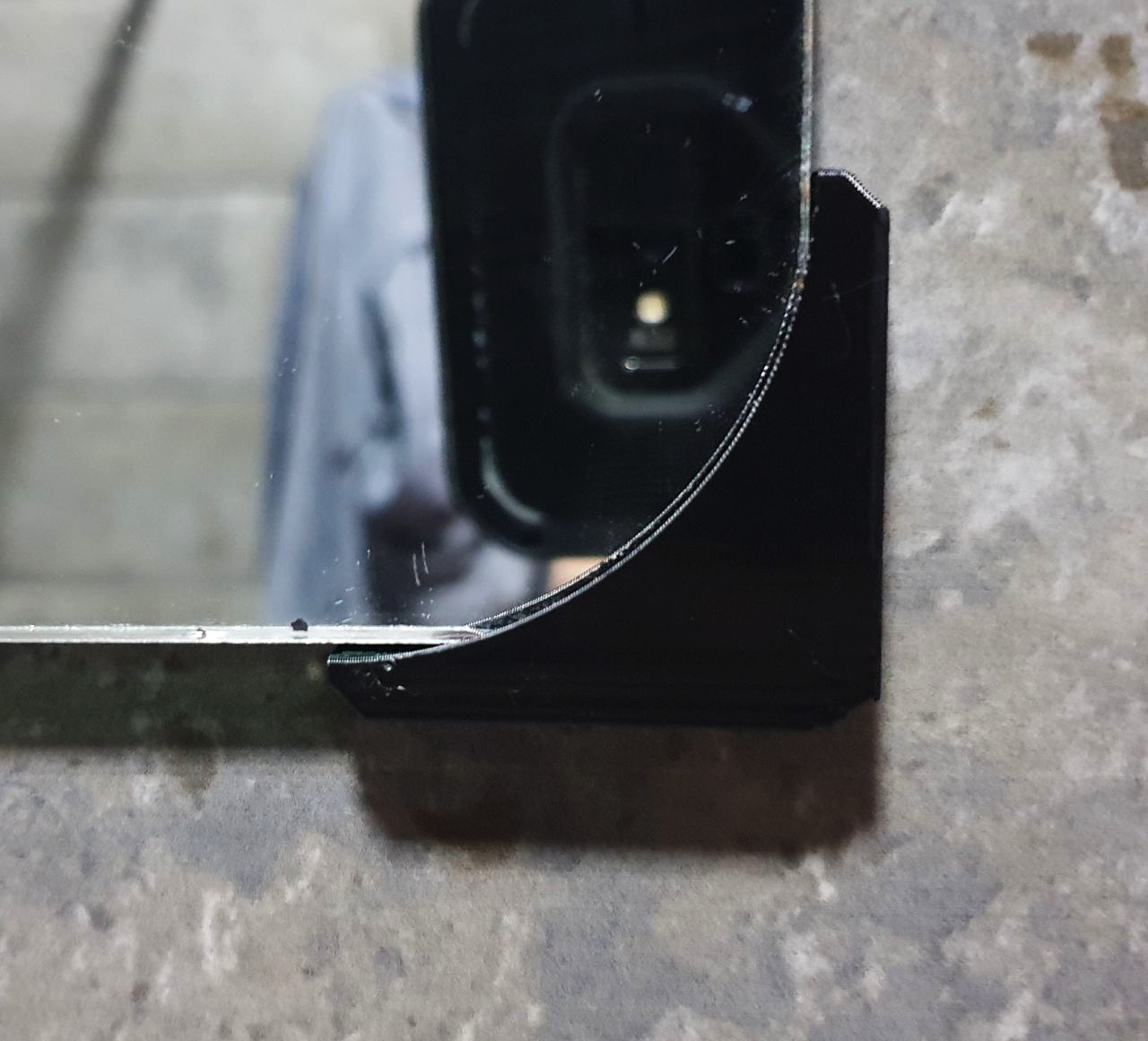 Adhesive corner mirror hanger 4 mm thickness by IE Download free