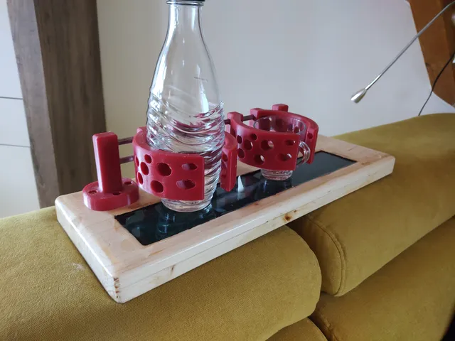 Cupholder for couch adjustable