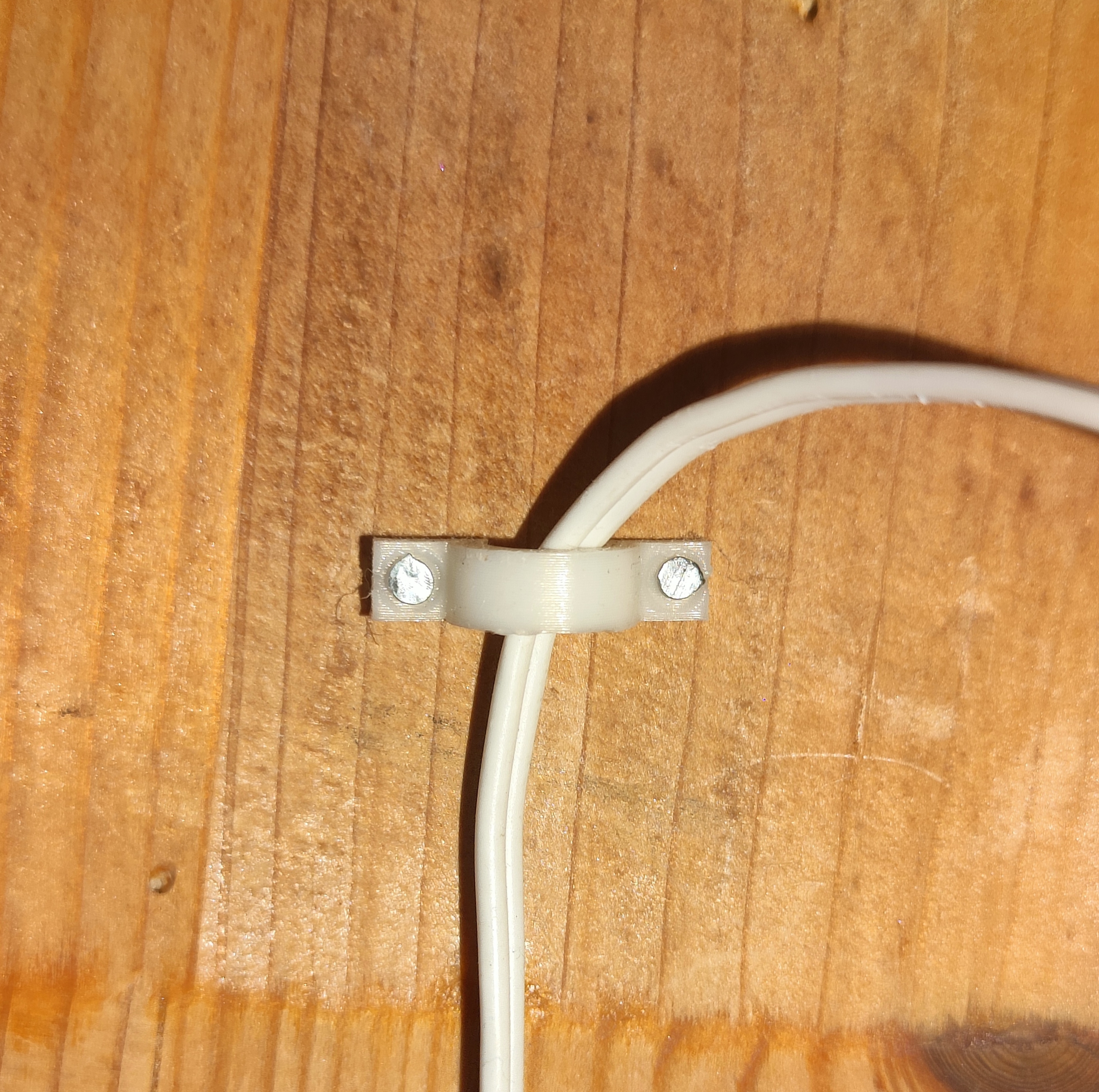 Miniatura 2 do modelo 3D Wall cable holder