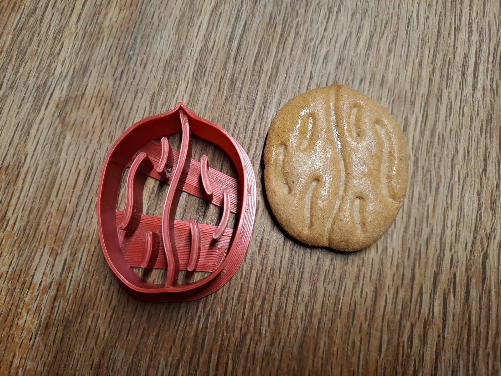 Walnut cookie cutter