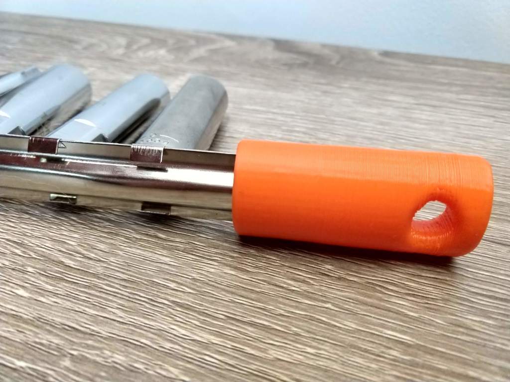 Socket Rail Handle and Cap (Harbor Freight) by T3CHKOMMIE Download free STL model