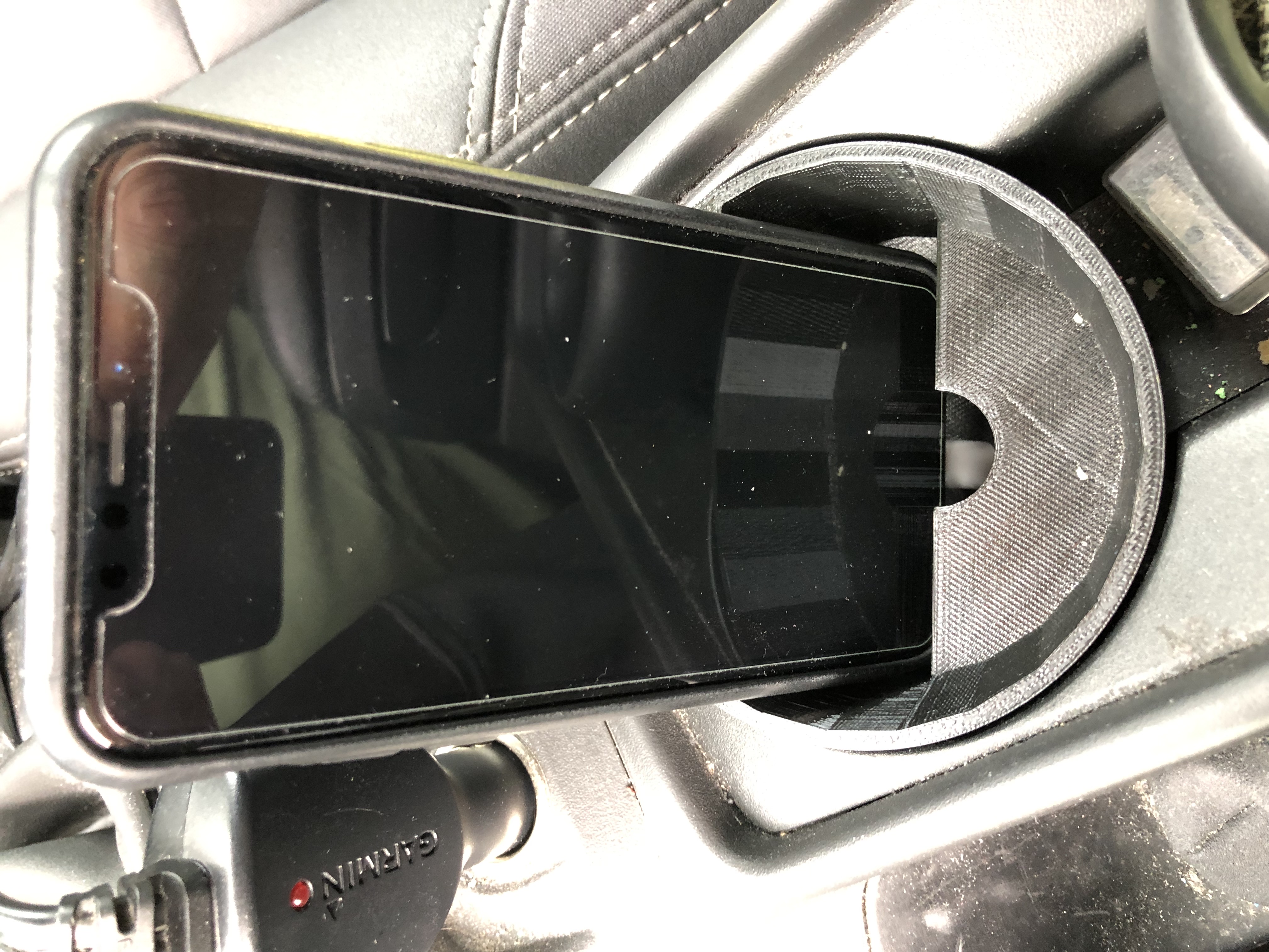 Volvo V50 cupholder iPhone stand