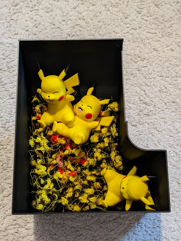 STL file Pikachu color Pokemon Card light box 🎨・3D printing