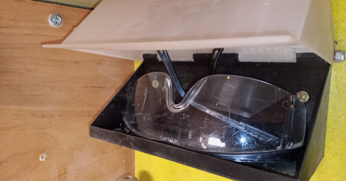 Safety Goggles Holder by PaŠe Download free STL model