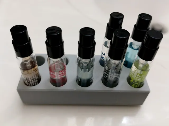 Sample (Mini) Cologne Holder