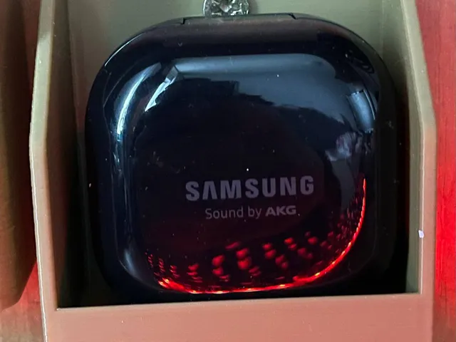 Samsung Galaxy Buds Live wall mount